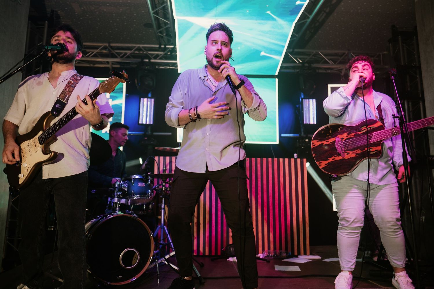 Fiesta de boda con el grupo flamenco Al Pairo de Sevilla en Bodega Sánchez Romate, Inma y Juanfri, Roberto Pecino Fotógrafo