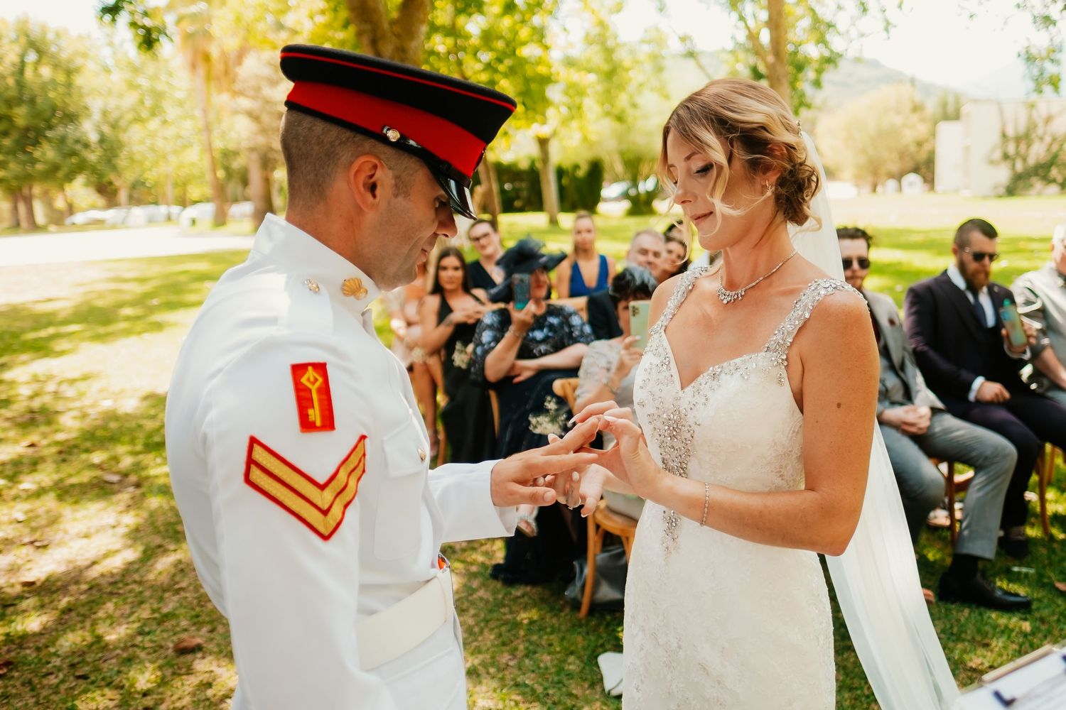 Fotografía invisible luz natural boda militar Hacienda Almoguera Los Barrios Roberto Pecino