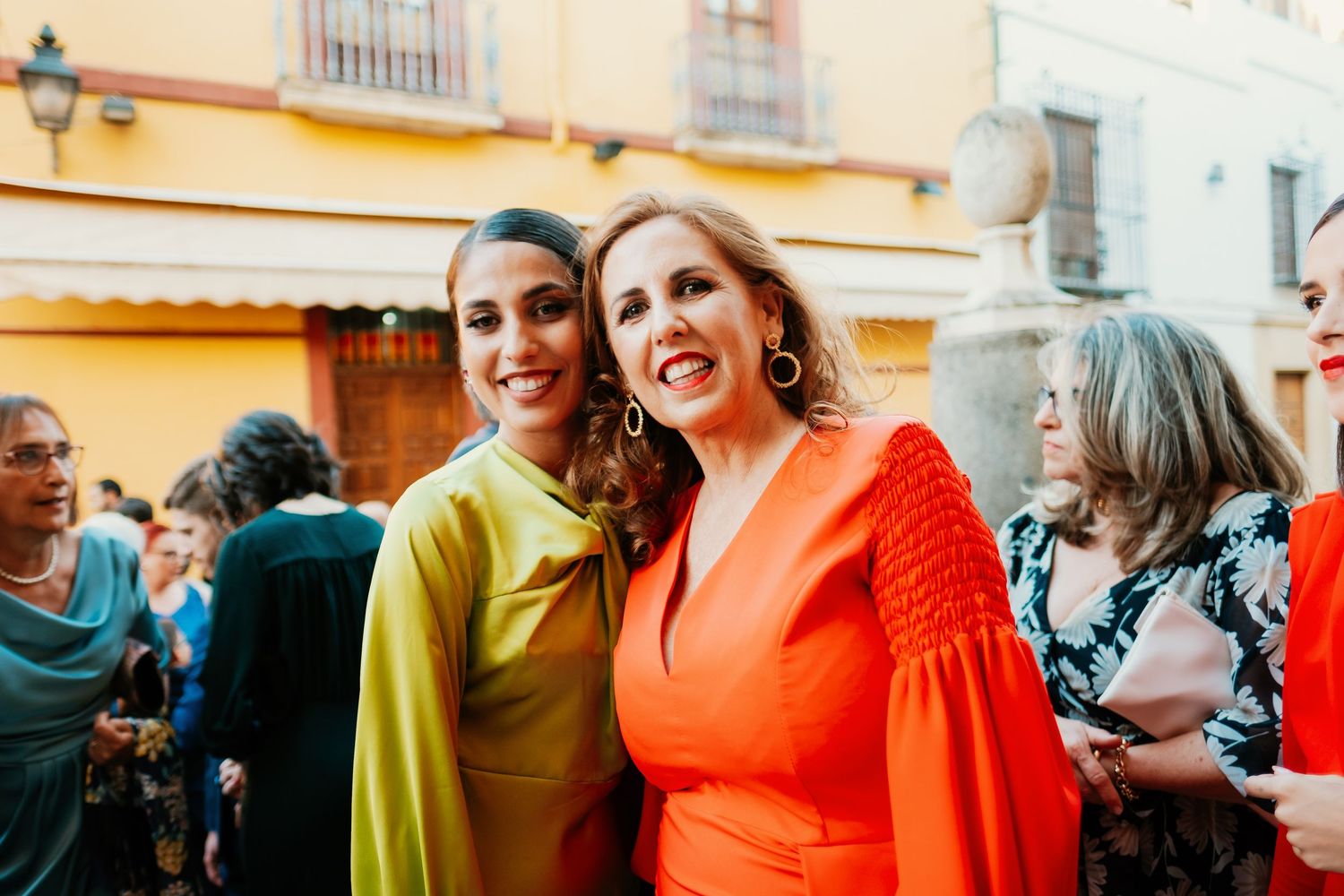 Invitadas con vestido de fiesta