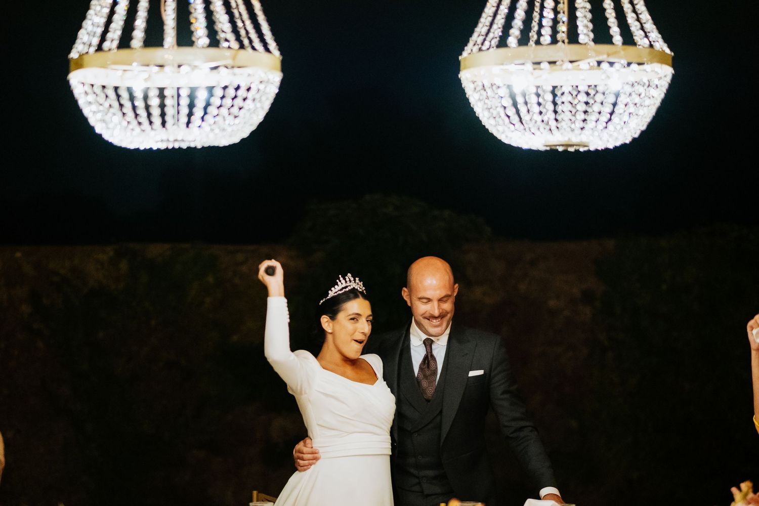 Brindis de los novios durante el banquete en Hacienda Almoguera