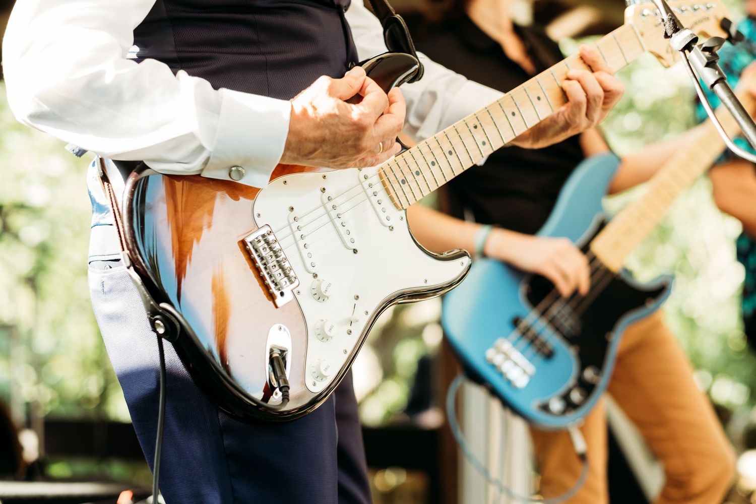 Guitarras de rock en la boda de Andrés y Miriam en Tarifa