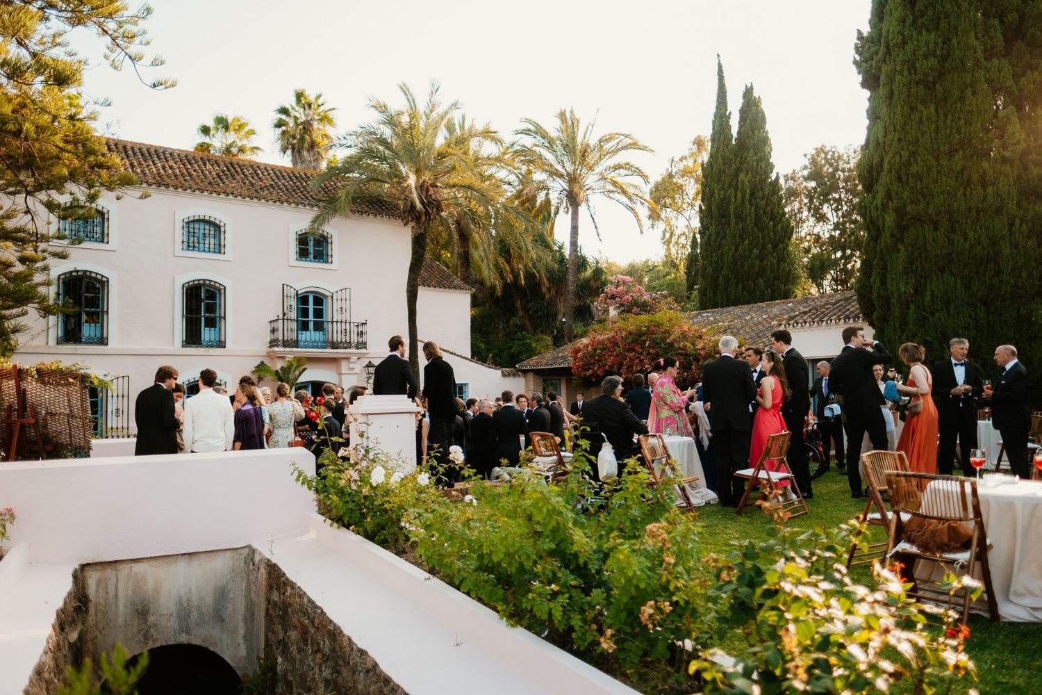 Arquitectura histórica del Molino del Duque iluminada para el banquete de Diana y Kuki