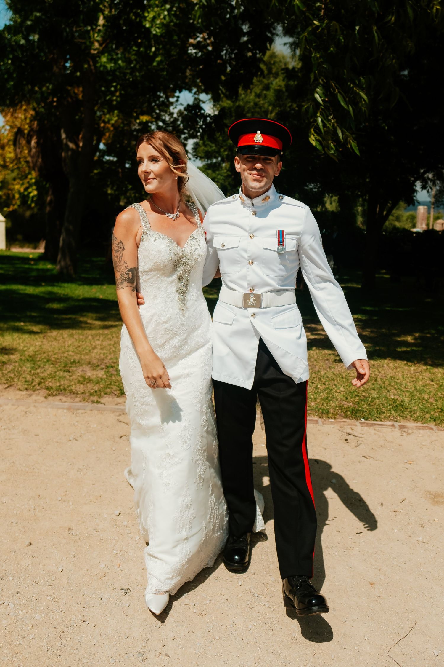 Novios paseando por Hacienda Almoguera