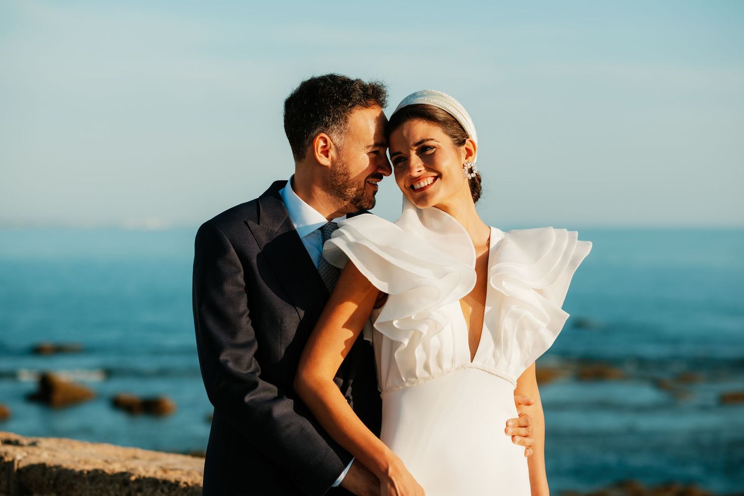 Diferencias de luz entre ceremonia exterior y boda en iglesia - Roberto Pecino Fotógrafo.