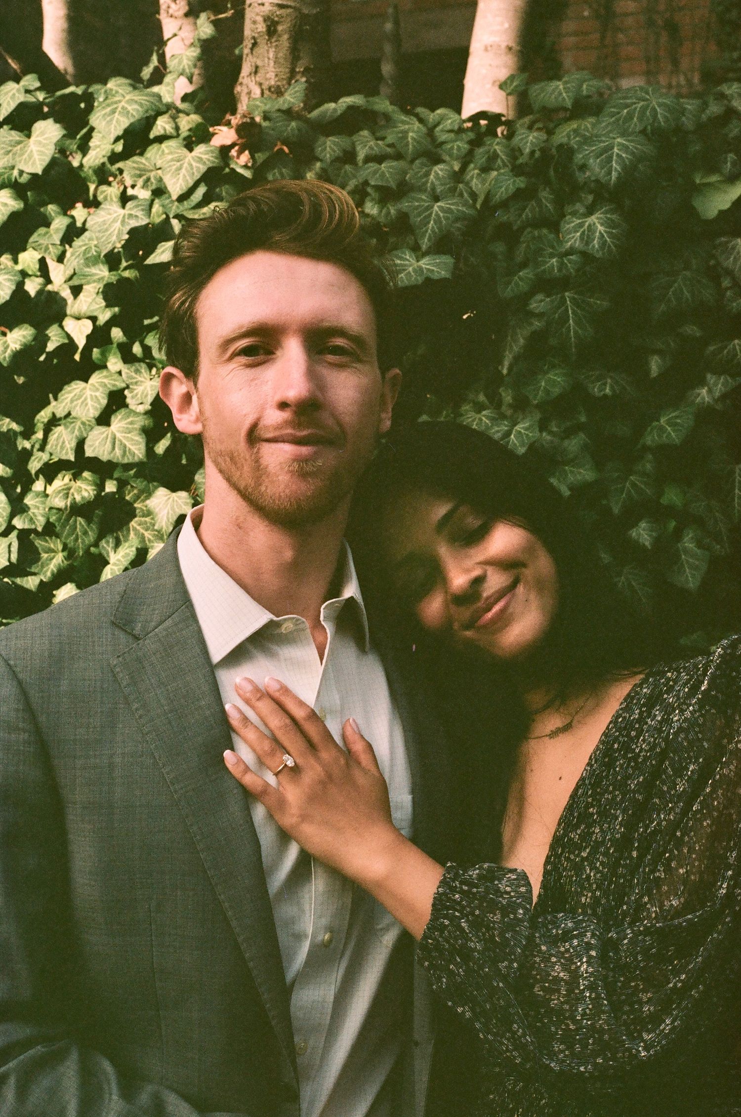 couples photos in central park during cherry blossom season