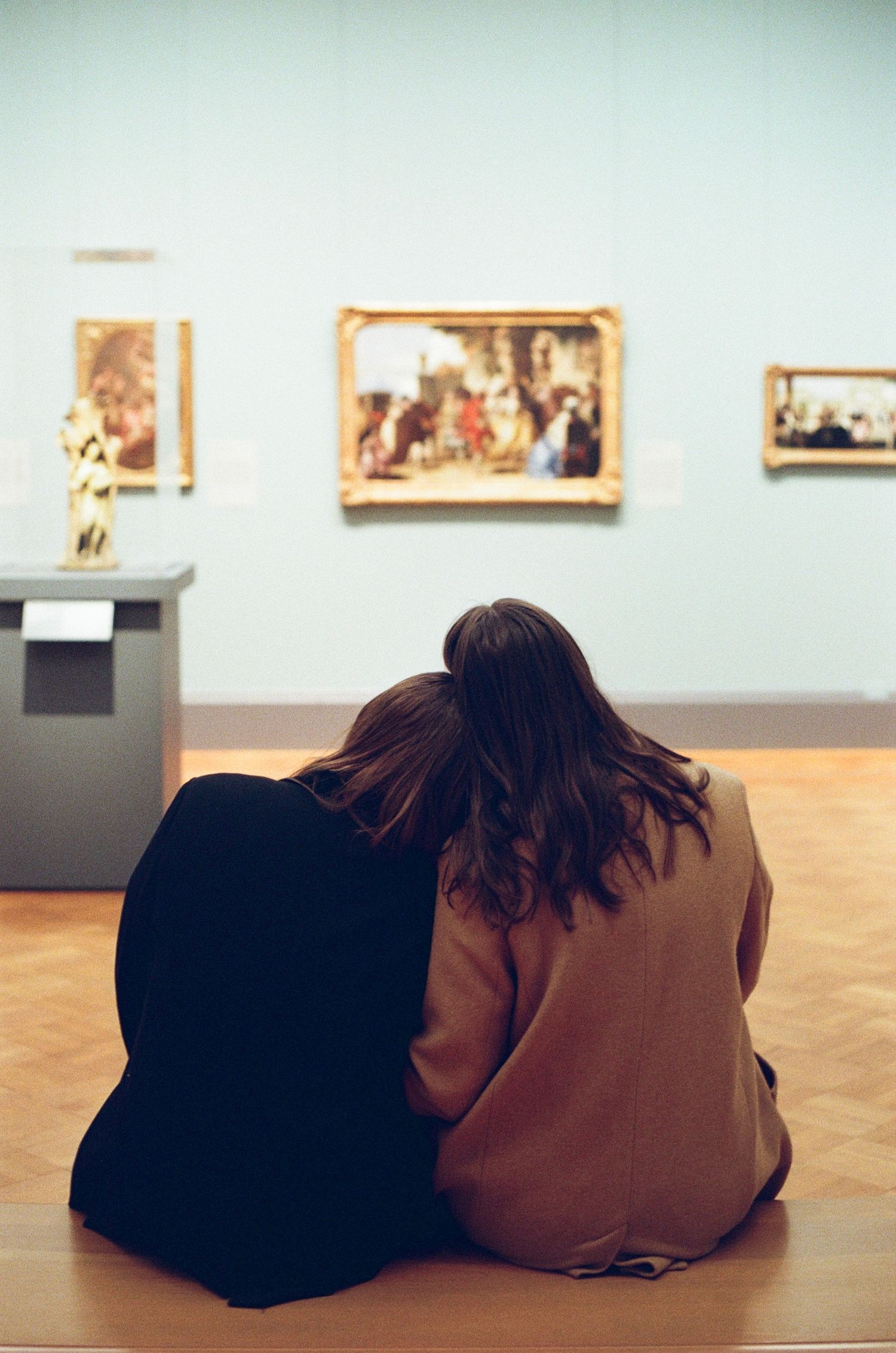 engagement photos in the met
