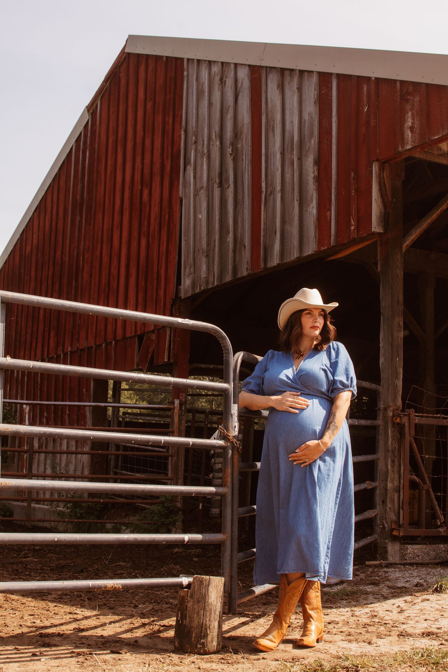 A sequence of photos shows someone in a blue shirt and cowboy boots leaning against a rustic red barn wall.