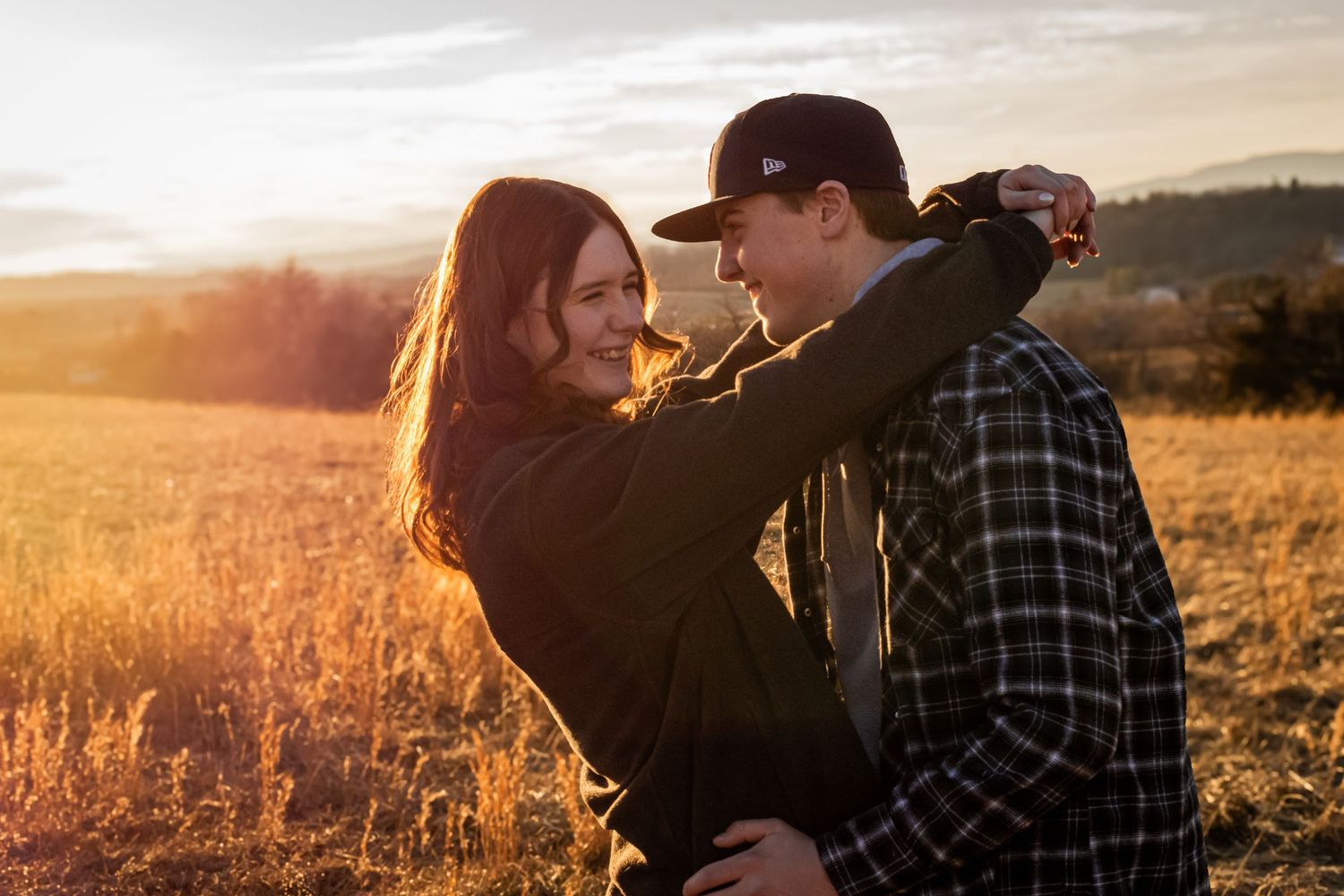 Couple locks eyes during valentines sunset.
@addykayphotography 2025.