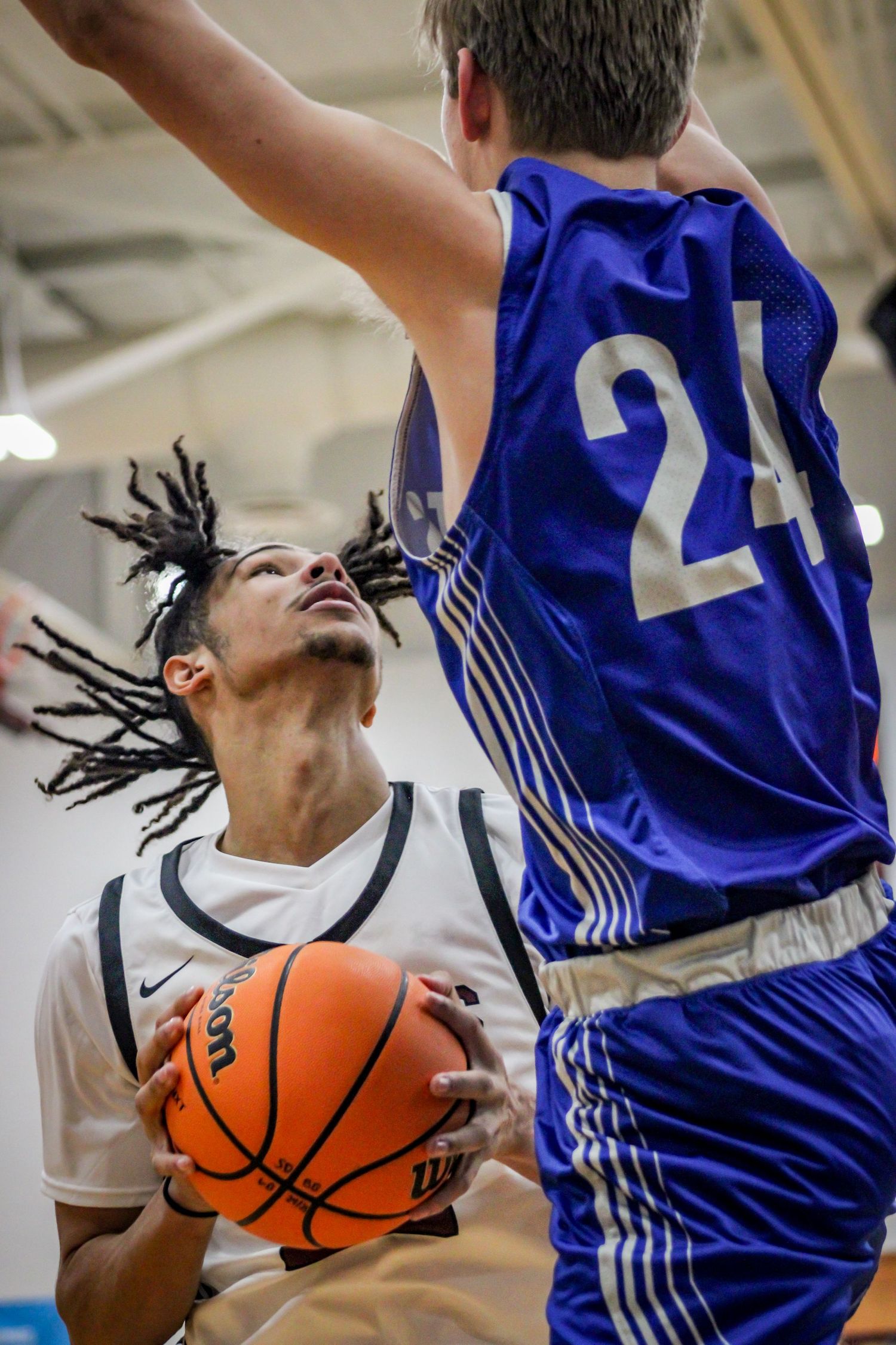Donovan Jenkins (SDHS) aims for a dunk on Rockbridge Varsity Basketball
@addykaysports 2024.