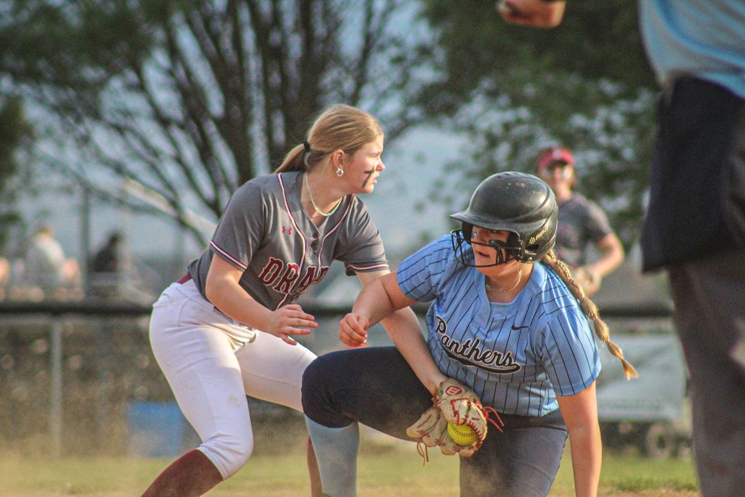 Sophomore Karlee Layne #3 protecting 3rd based against Page County High.
@addykaysports 2024.