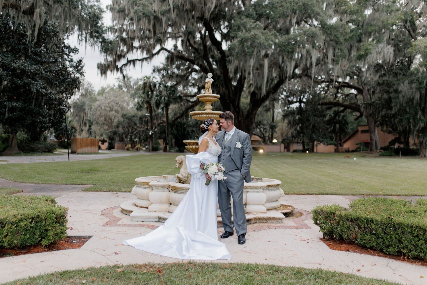 Nelly Photography: Timeless wedding and engagement photos in Jacksonville, FL. Capturing real moments and emotions of your unique love story