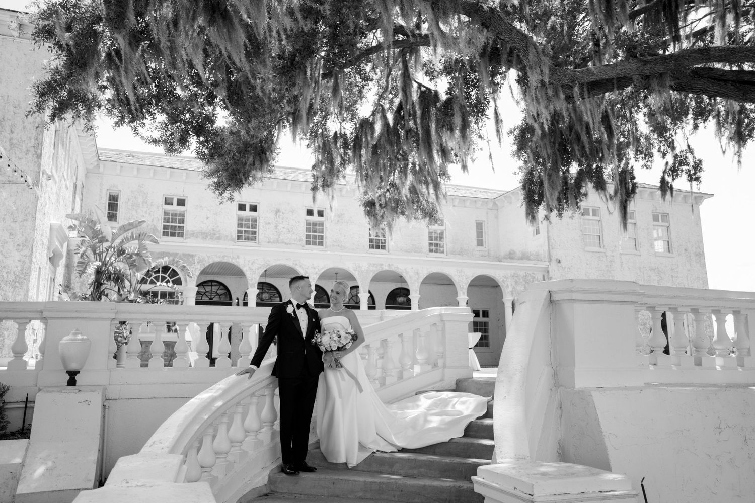 Nelly Photography: Timeless wedding and engagement photos in Jacksonville, FL. Capturing real moments and emotions of your unique love story