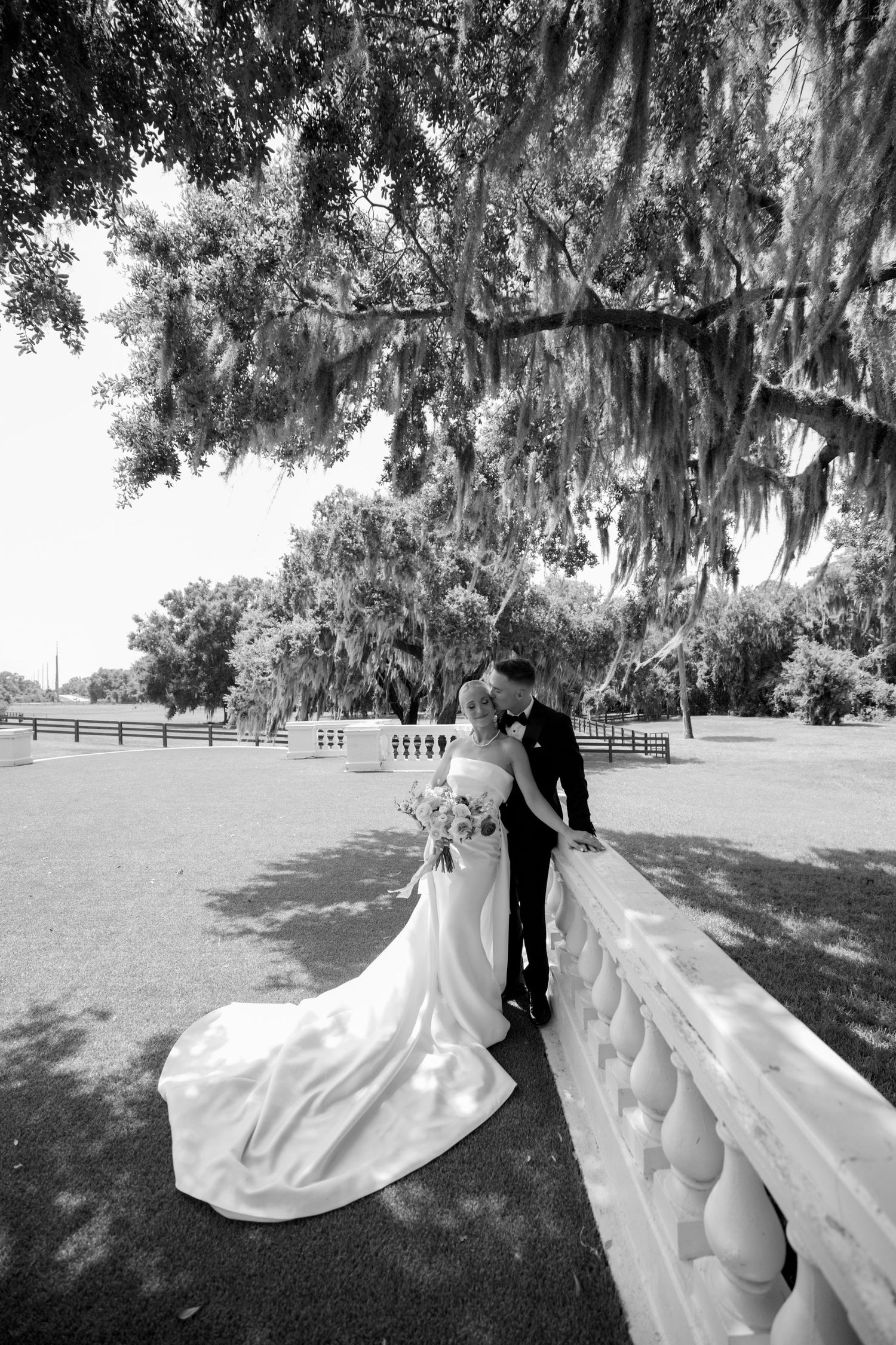 Nelly Photography: Timeless wedding and engagement photos in Jacksonville, FL. Capturing real moments and emotions of your unique love story