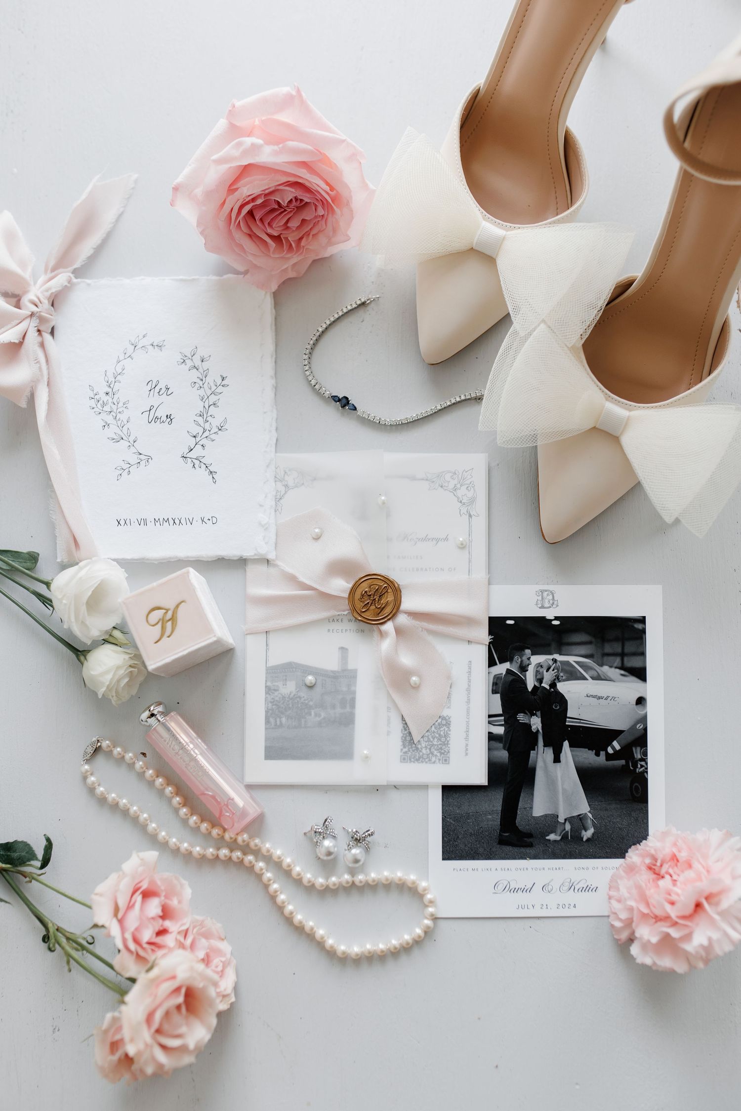 Nelly Photography: Timeless wedding and engagement photos in Jacksonville, FL. Capturing real moments and emotions of your unique love story