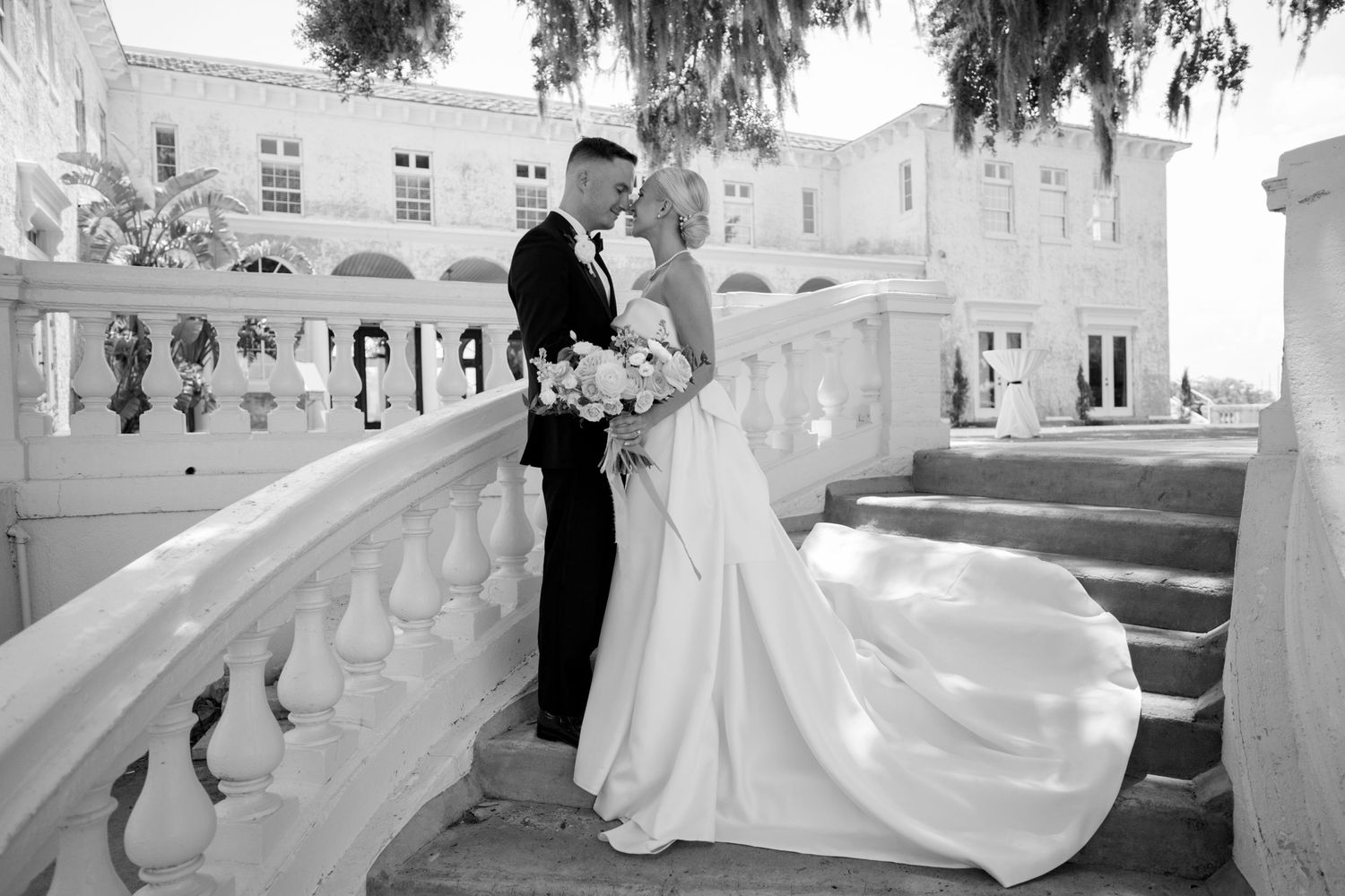 Nelly Photography: Timeless wedding and engagement photos in Jacksonville, FL. Capturing real moments and emotions of your unique love story