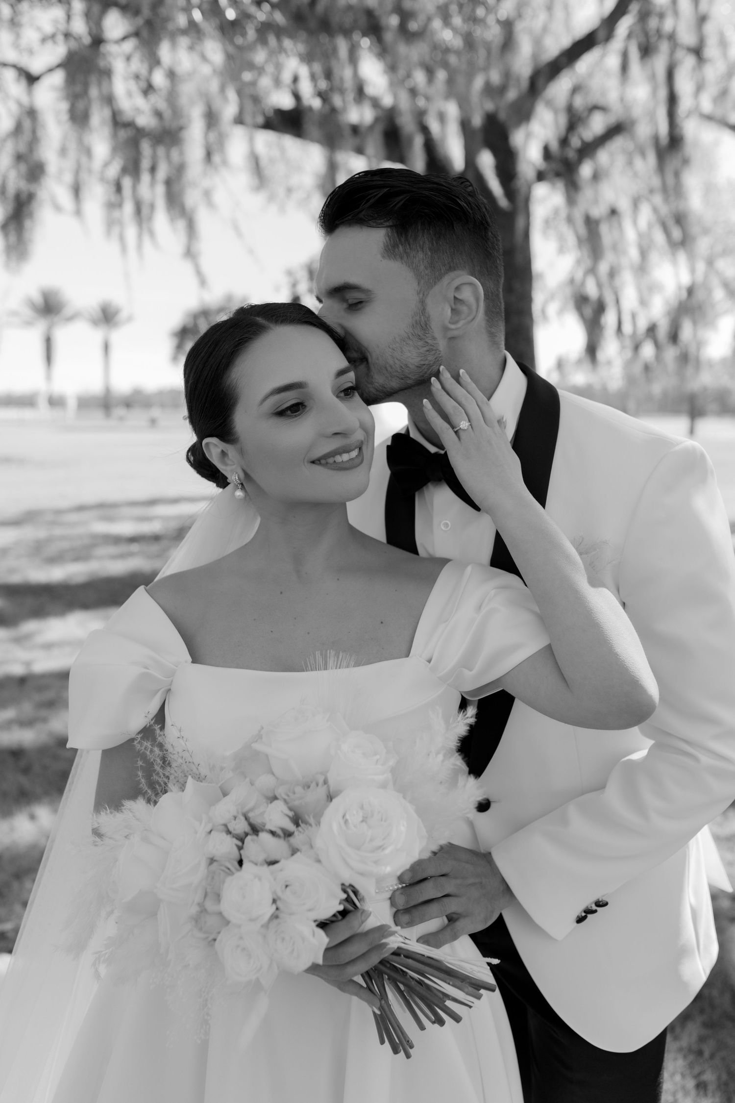 Nelly Photography: Timeless wedding and engagement photos in Jacksonville, FL. Capturing real moments and emotions of your unique love story