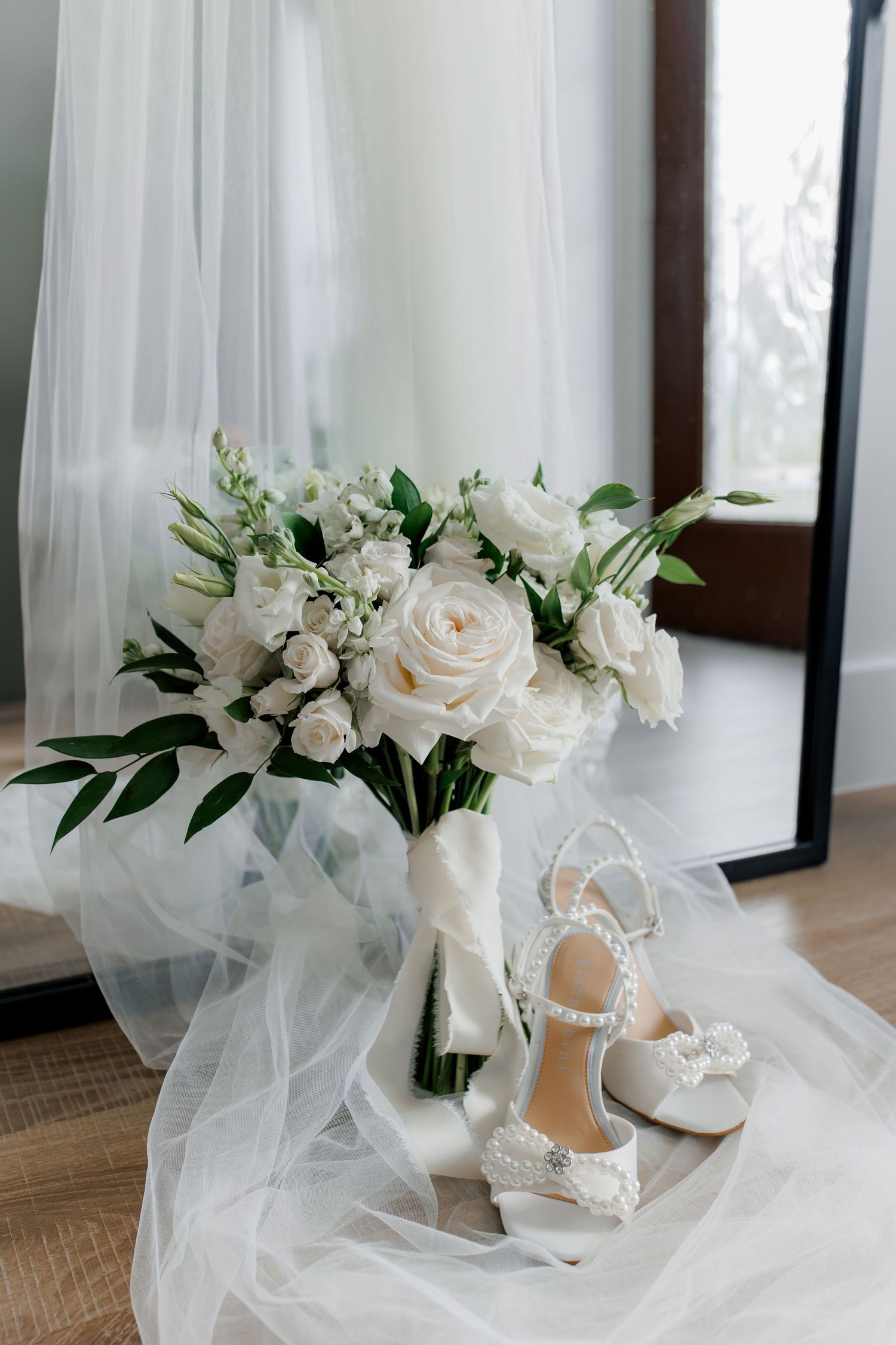 Nelly Photography: Timeless wedding and engagement photos in Jacksonville, FL. Capturing real moments and emotions of your unique love story