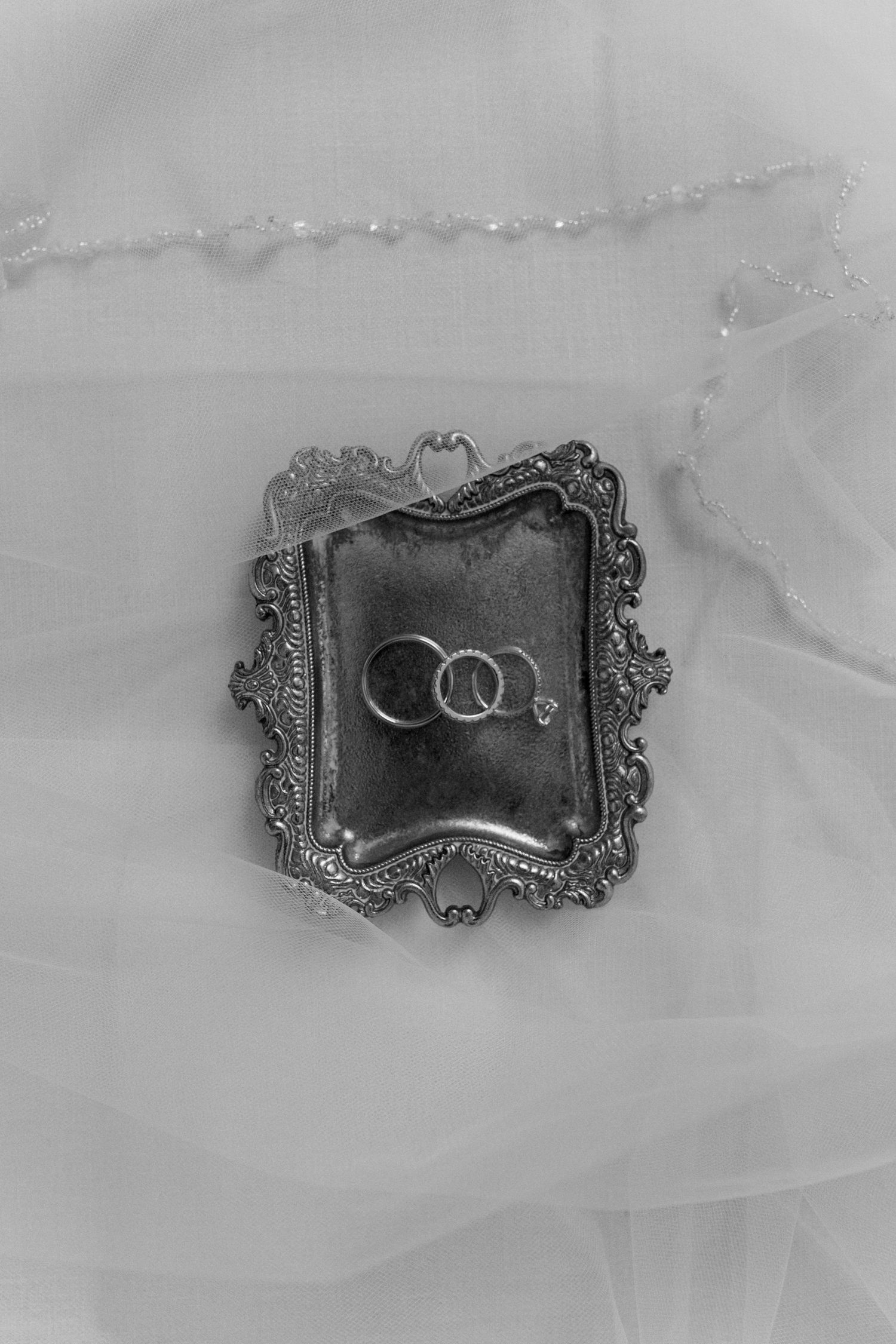 Nelly Photography: Timeless wedding and engagement photos in Jacksonville, FL. Capturing real moments and emotions of your unique love story