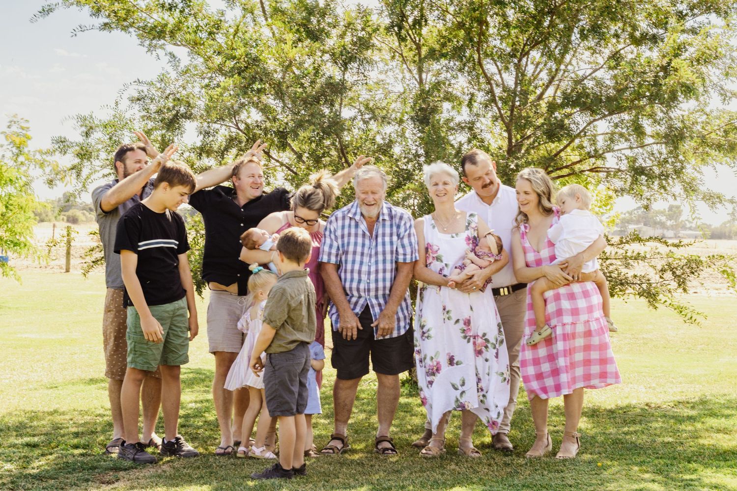 candid family extended photo session