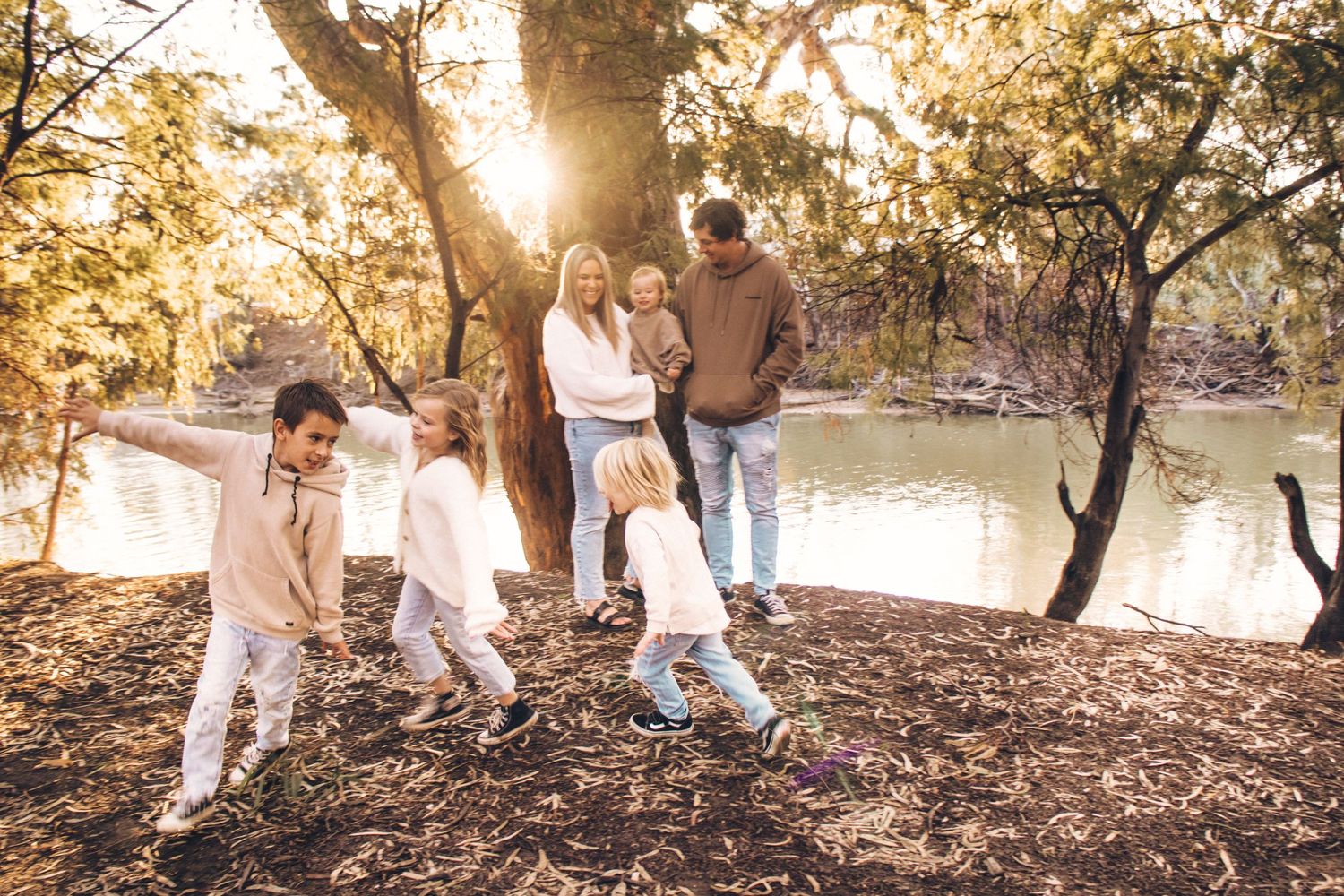 Family photo, sunset, murray river echuca moama