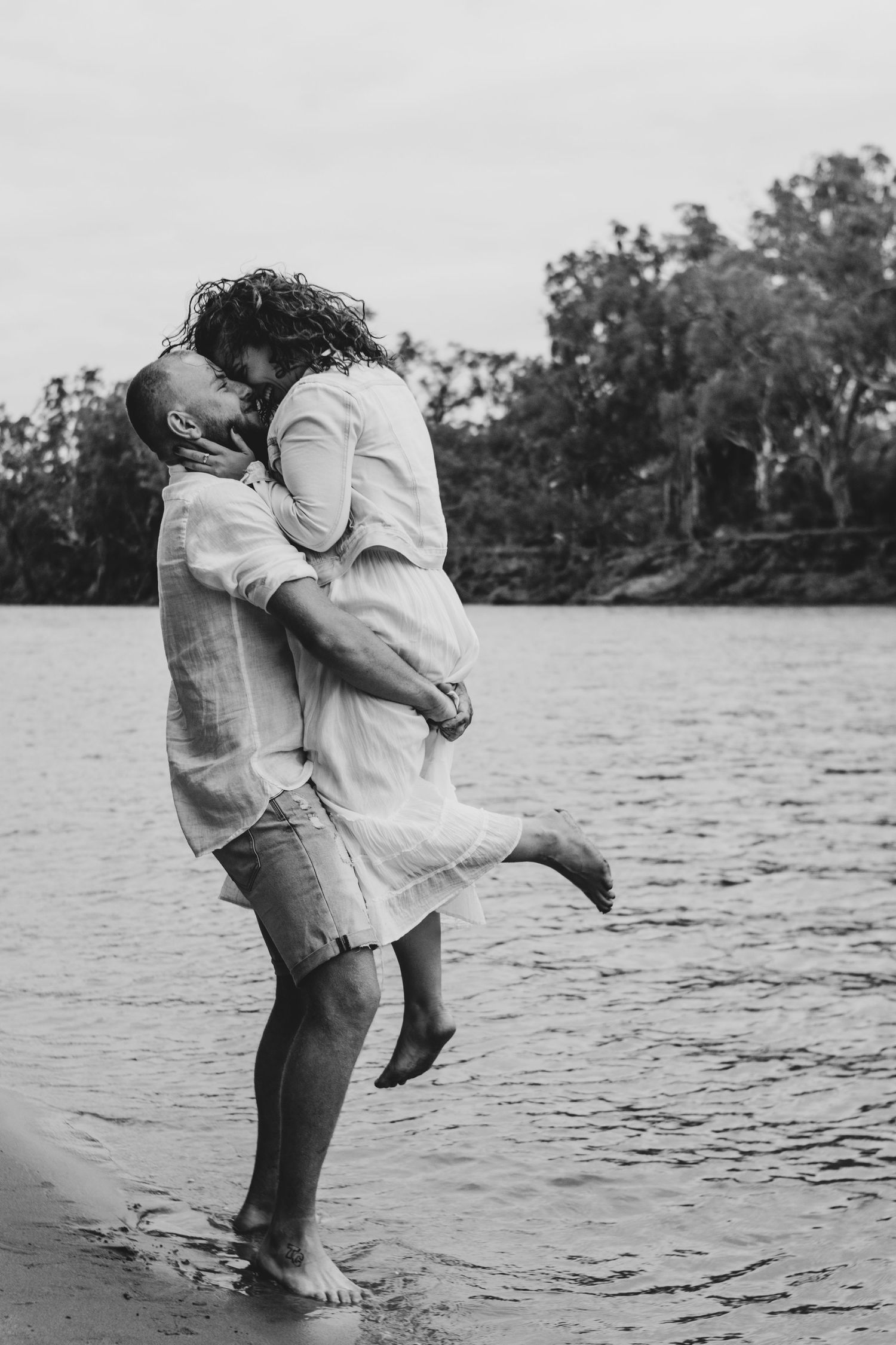 couple romantic photoshoot
