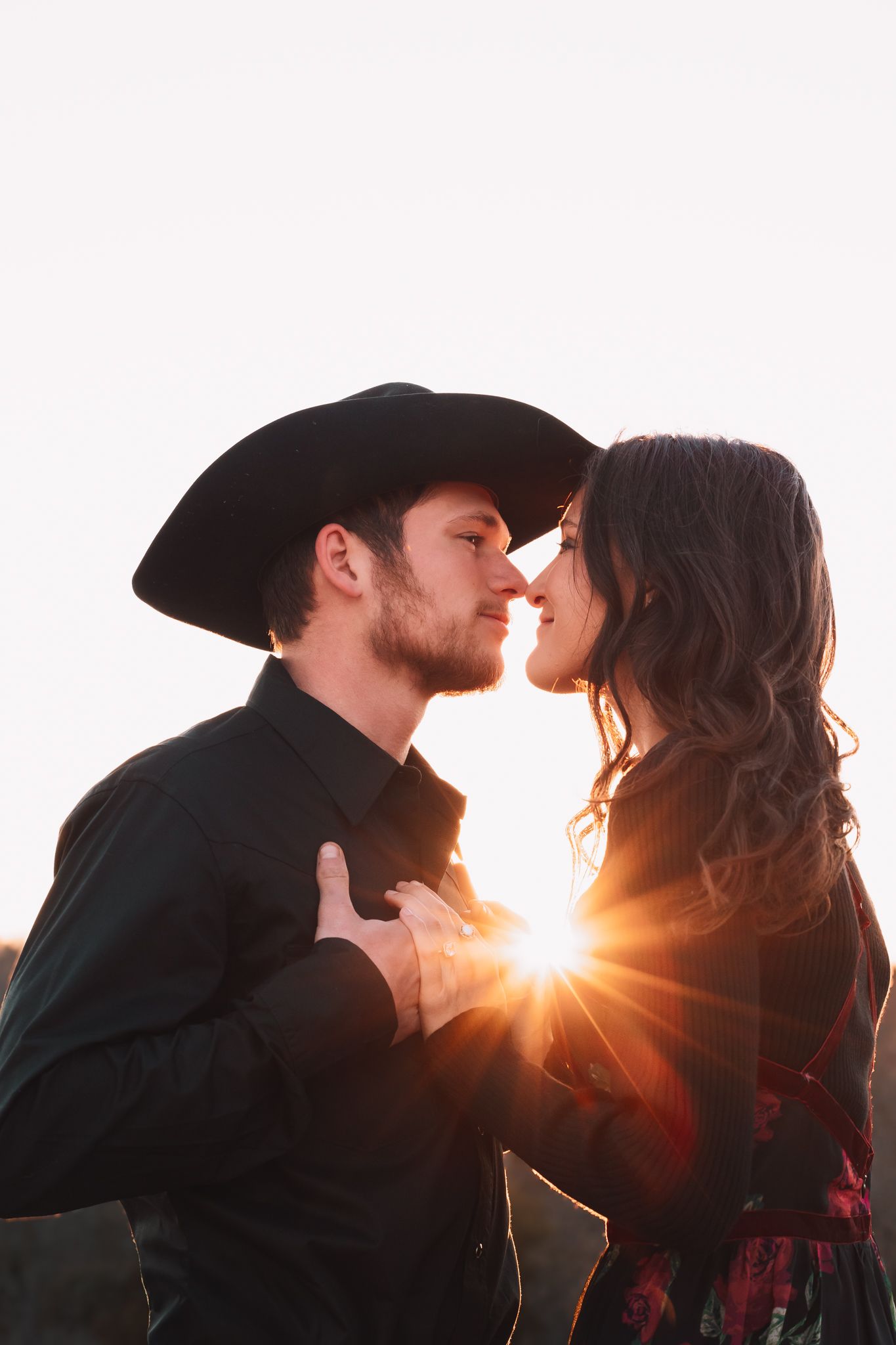 Romantic Couple's Photos at the Governor's Mansion, Cedar Crest, in Topeka, KS at golden hour.