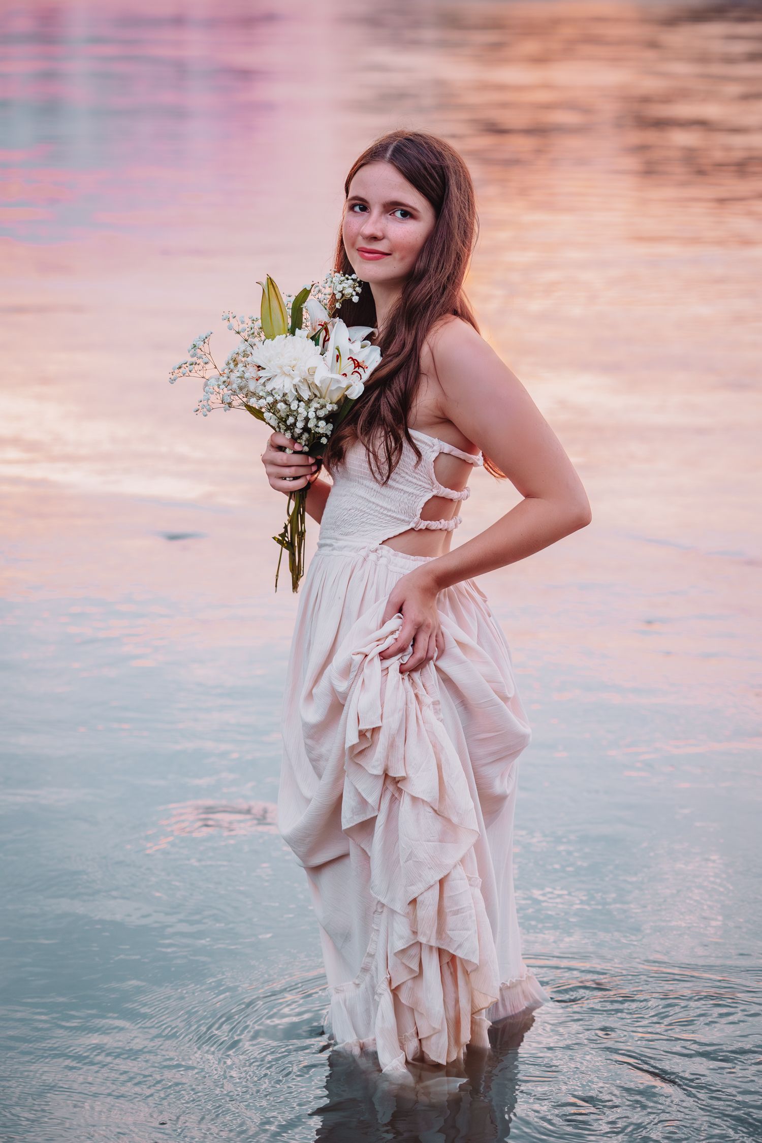 Girl Senior Photo in Topeka, KS. Fall, Cedar Crest, Governor's Mansion In water. Kaw Valley State Park.