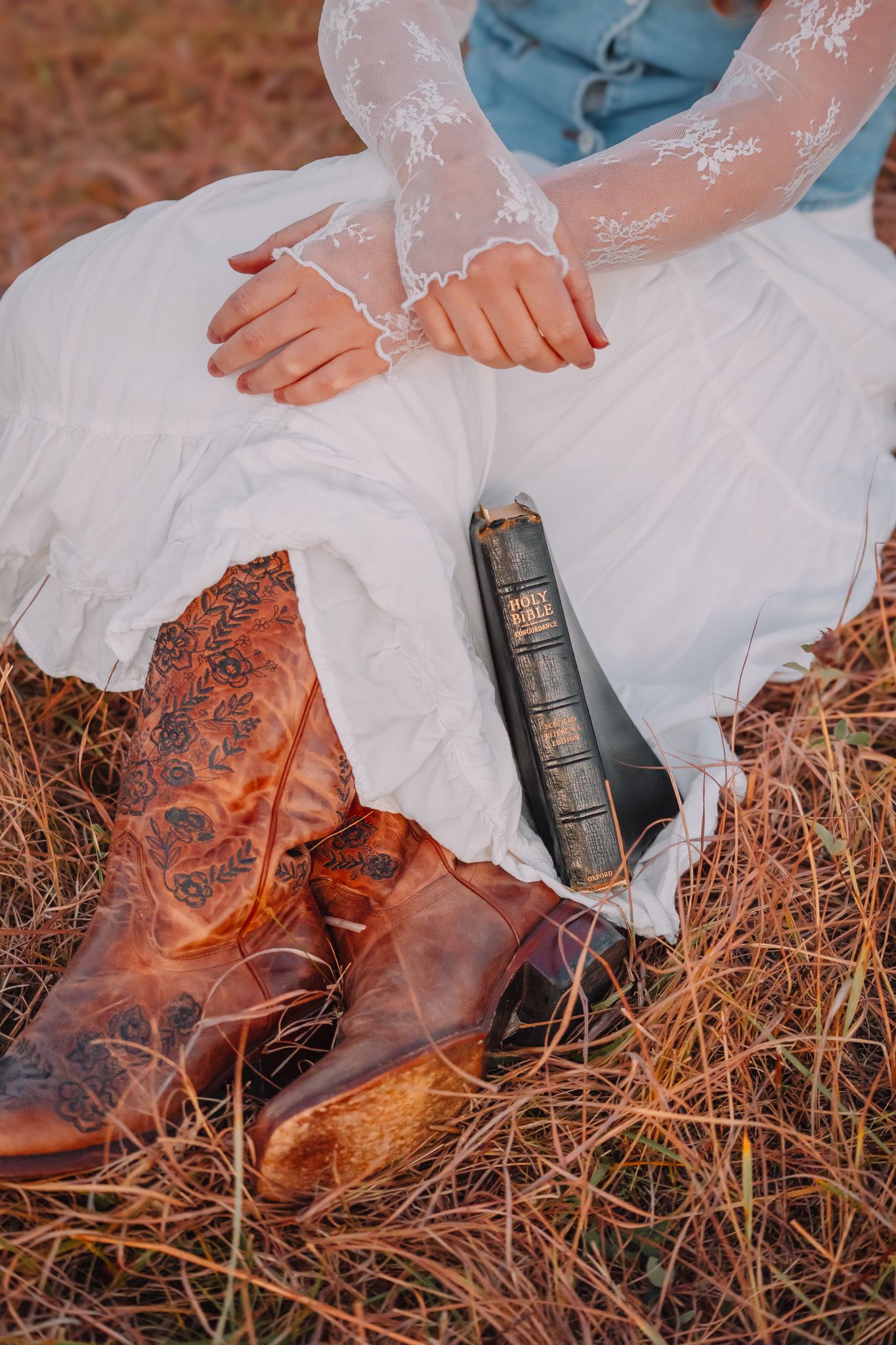 Senior Photos girl Topeka KS Topeka with Bible