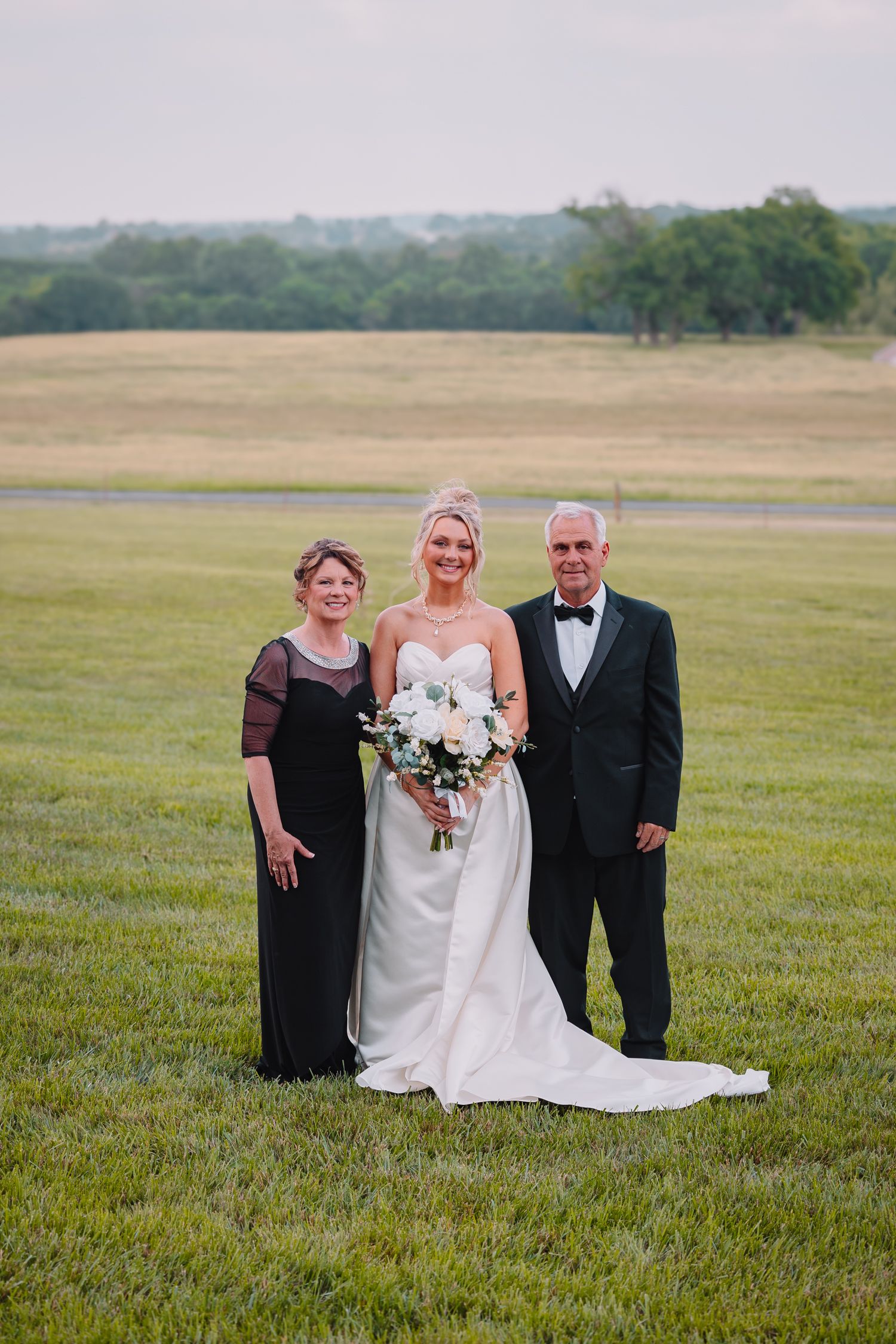 Family Photo at wedding in Kansas.