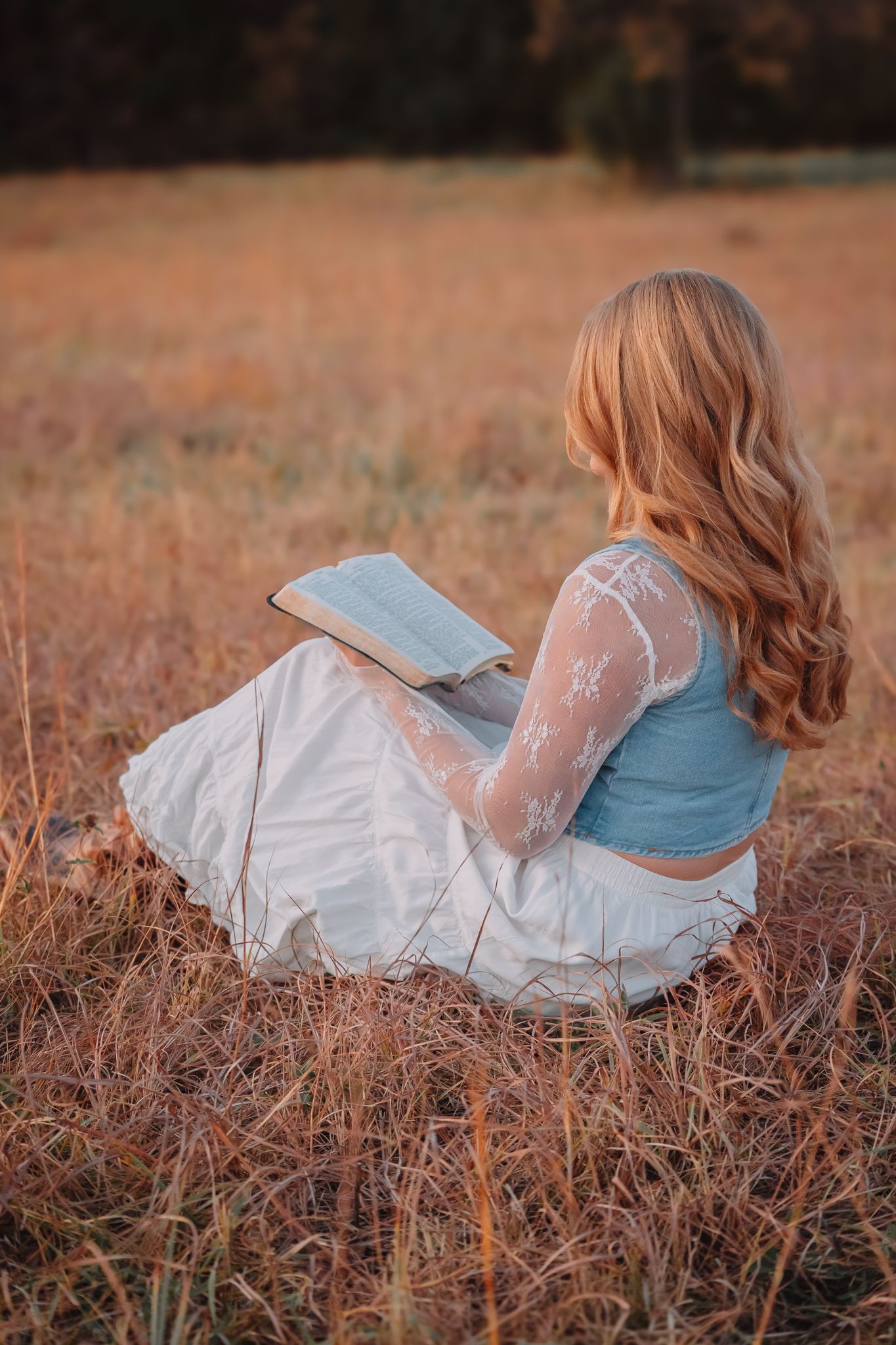 Senior Photos girl Topeka KS Topeka with Bible