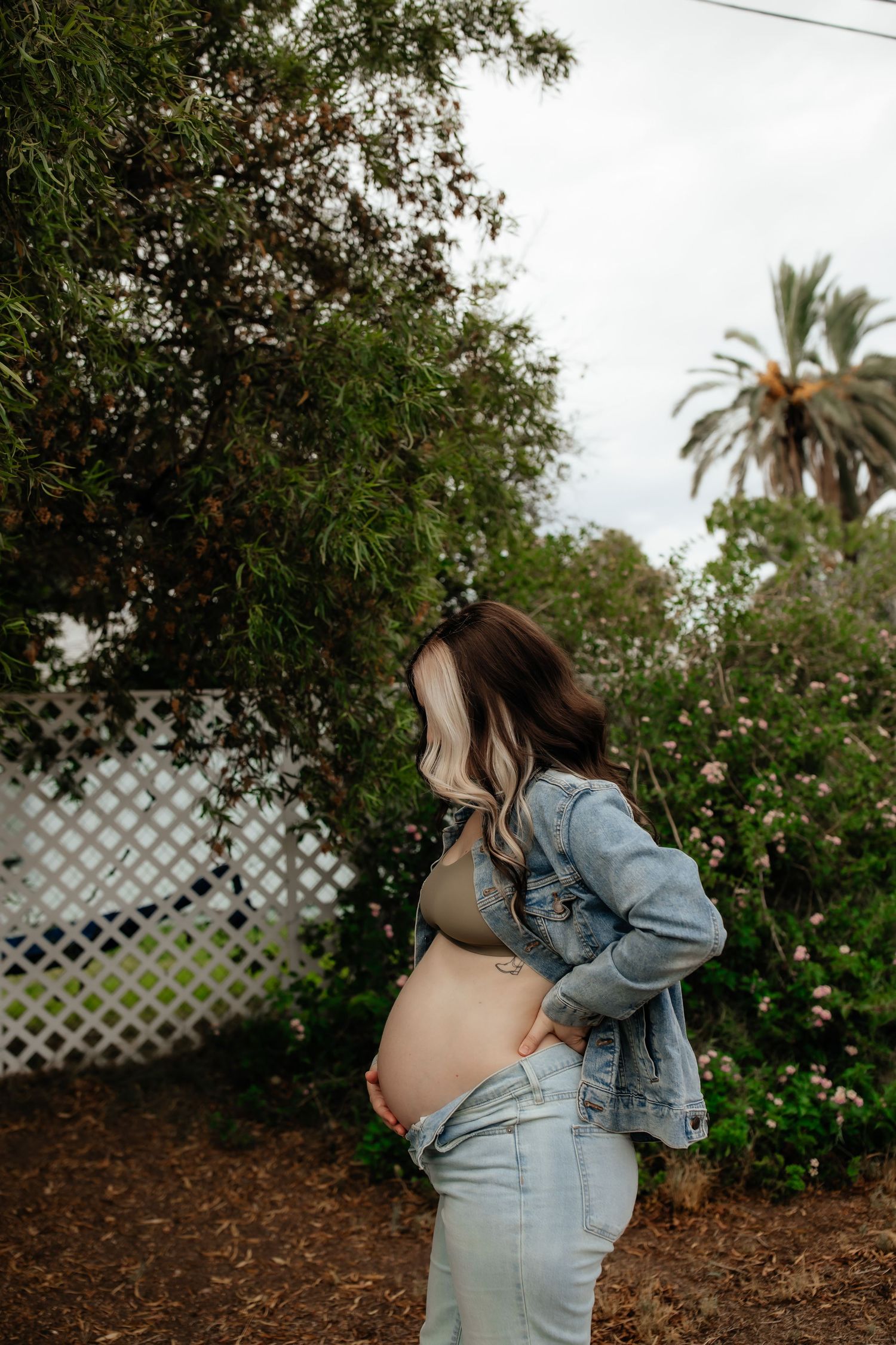 unique funky maternity photos