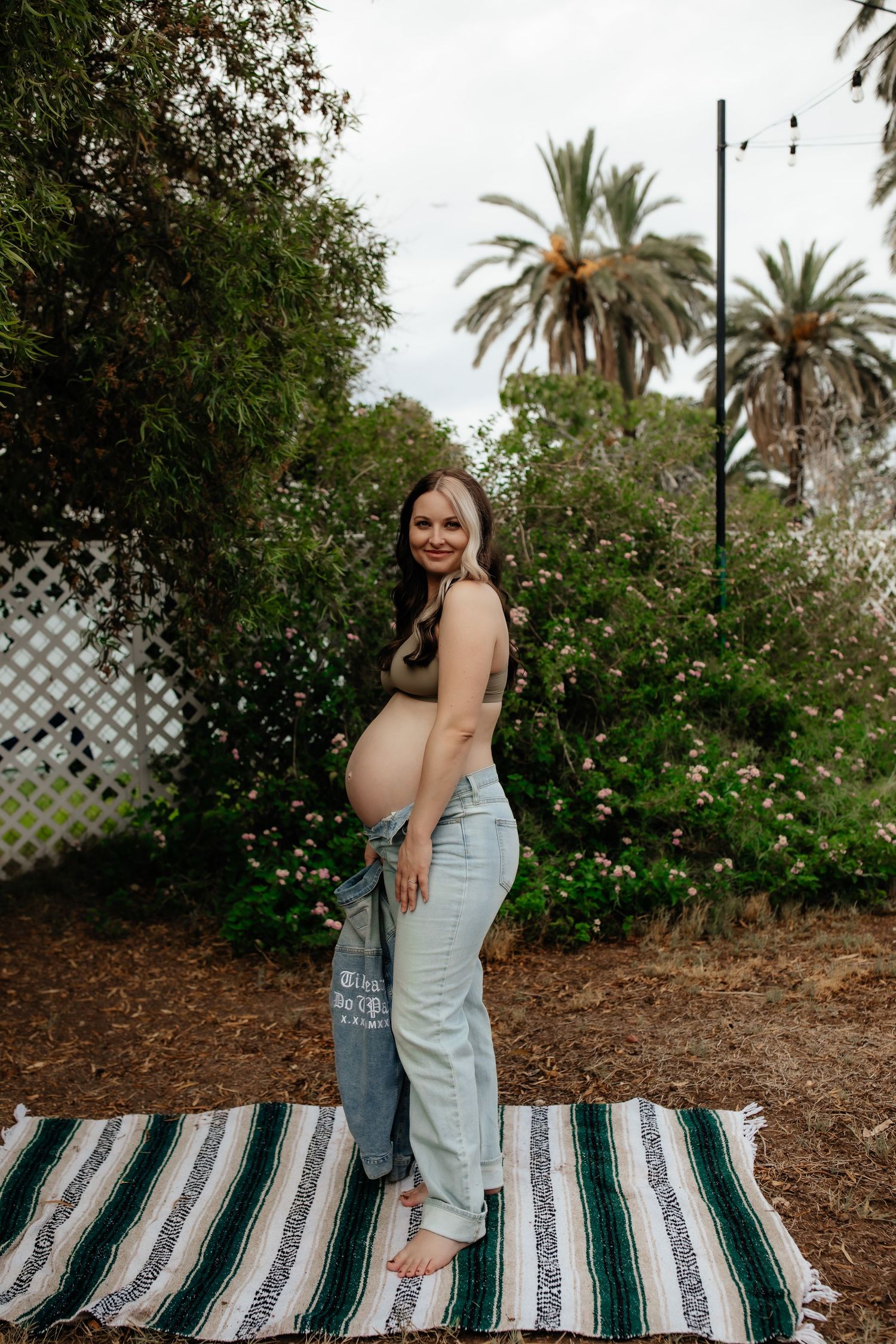 retro boho maternity photos