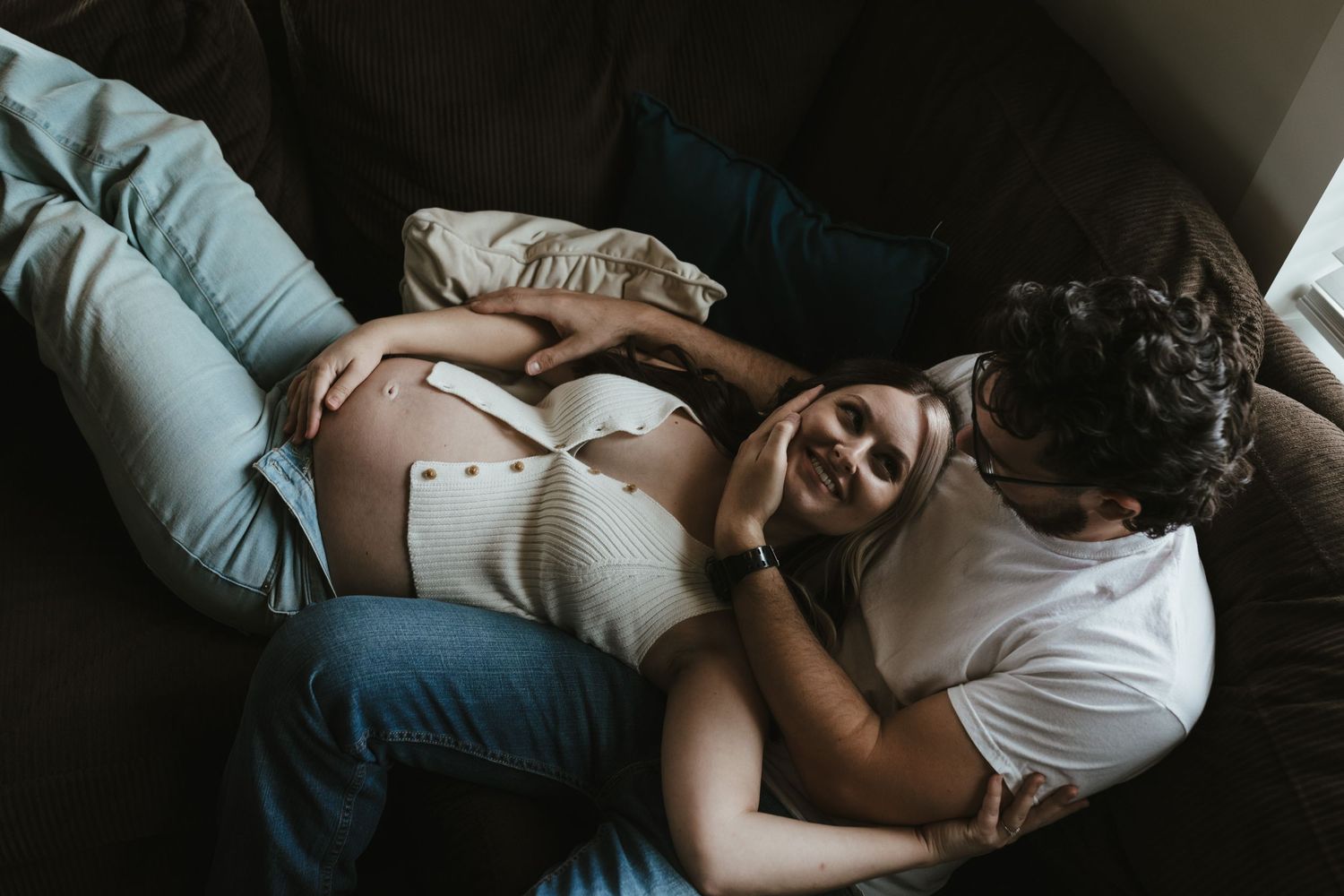 indoor maternity photos