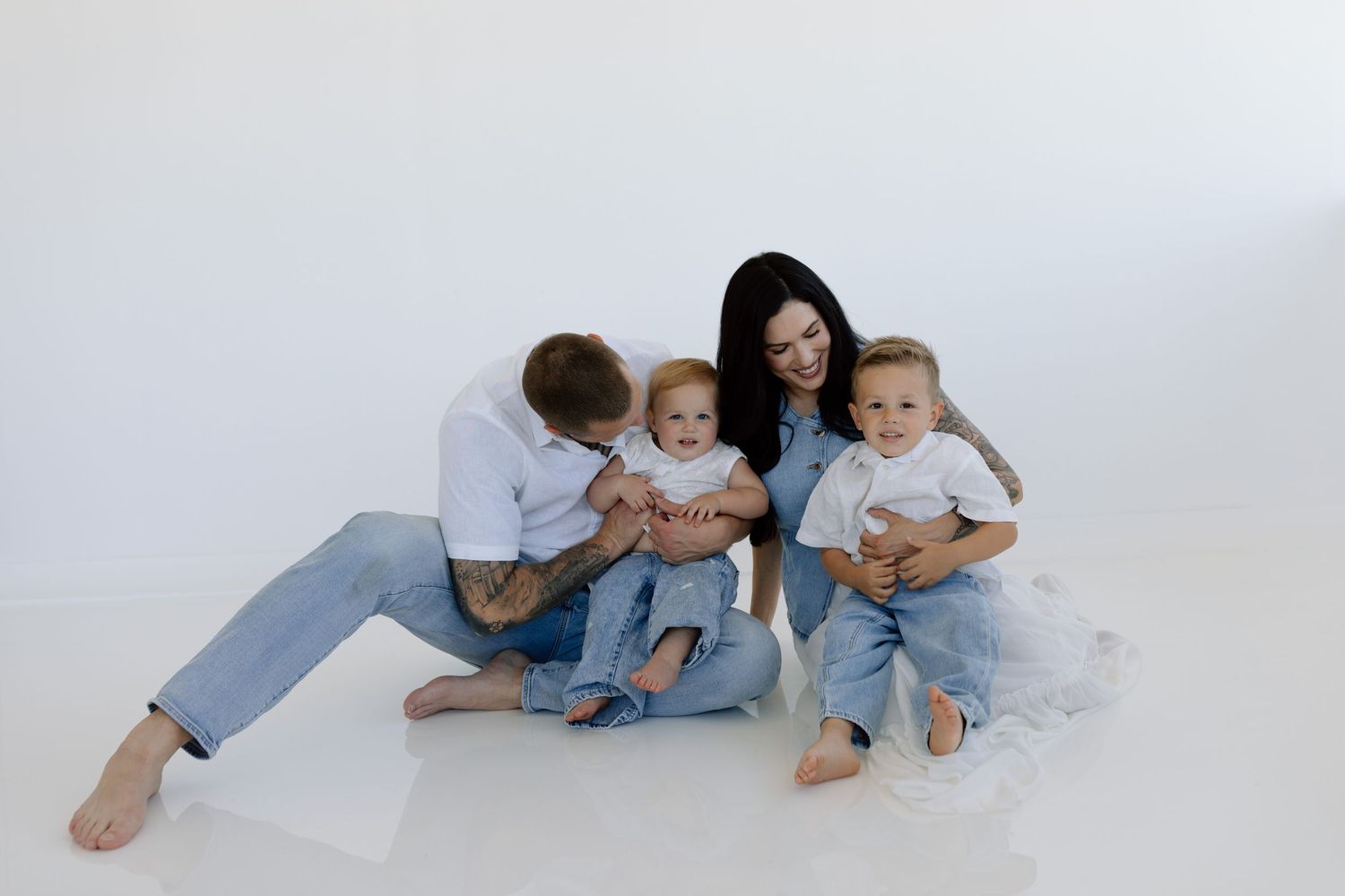 studio indoor family photos candid