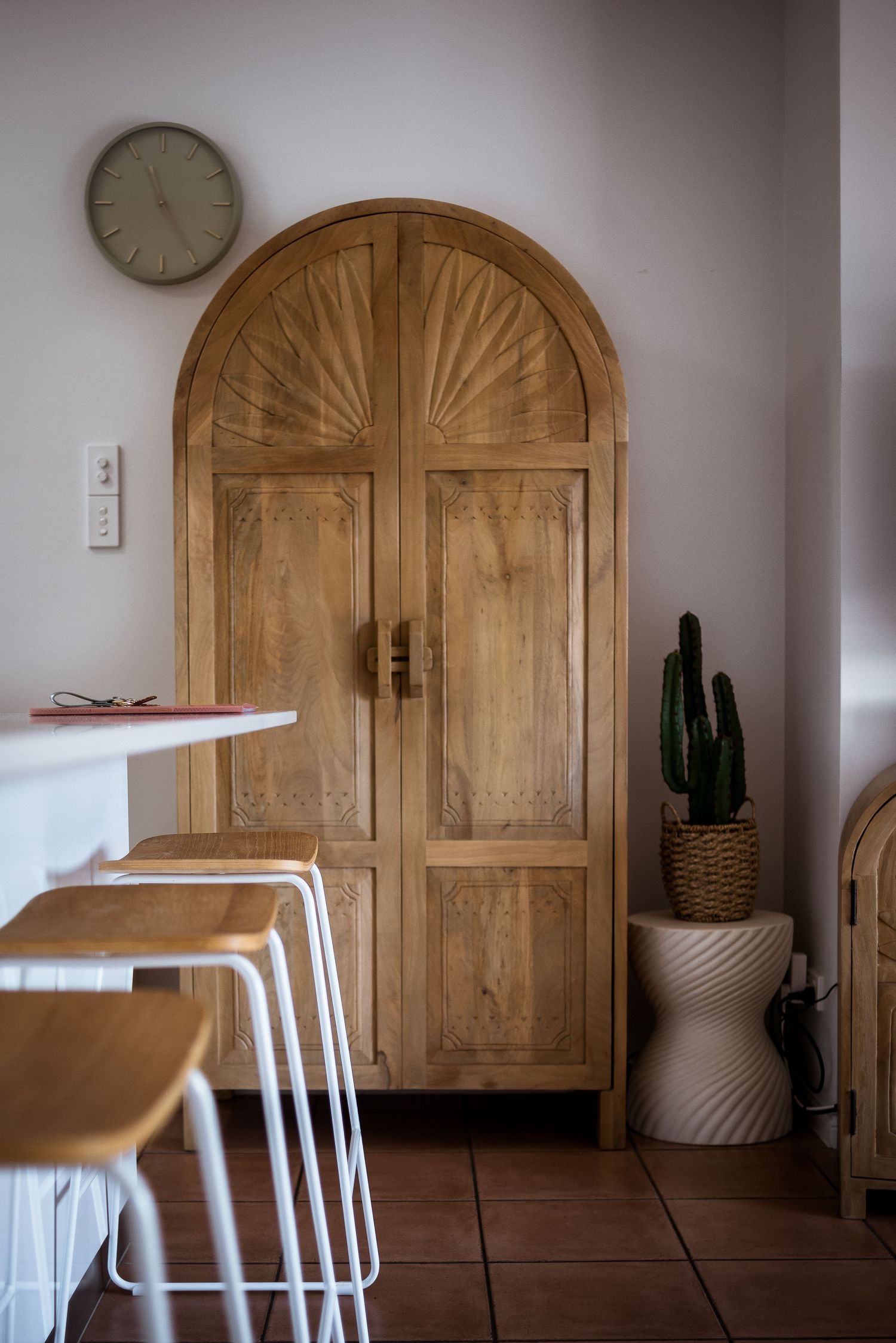 Air bnb Cairns, Interior design © 2025 Jenna Hennessy / The Tone Curve