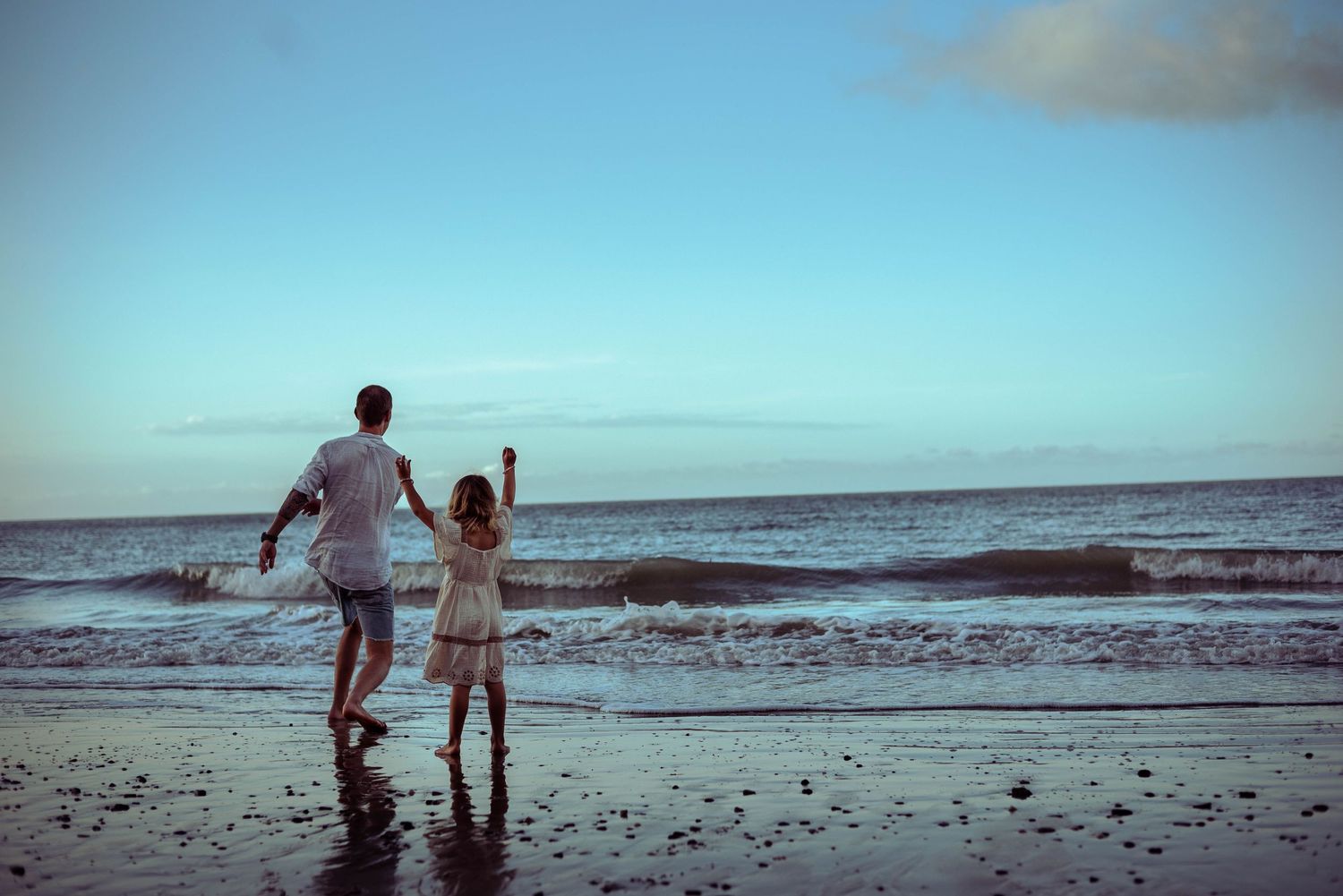 Family photoshoot at the beach, father and daughter, Cairns