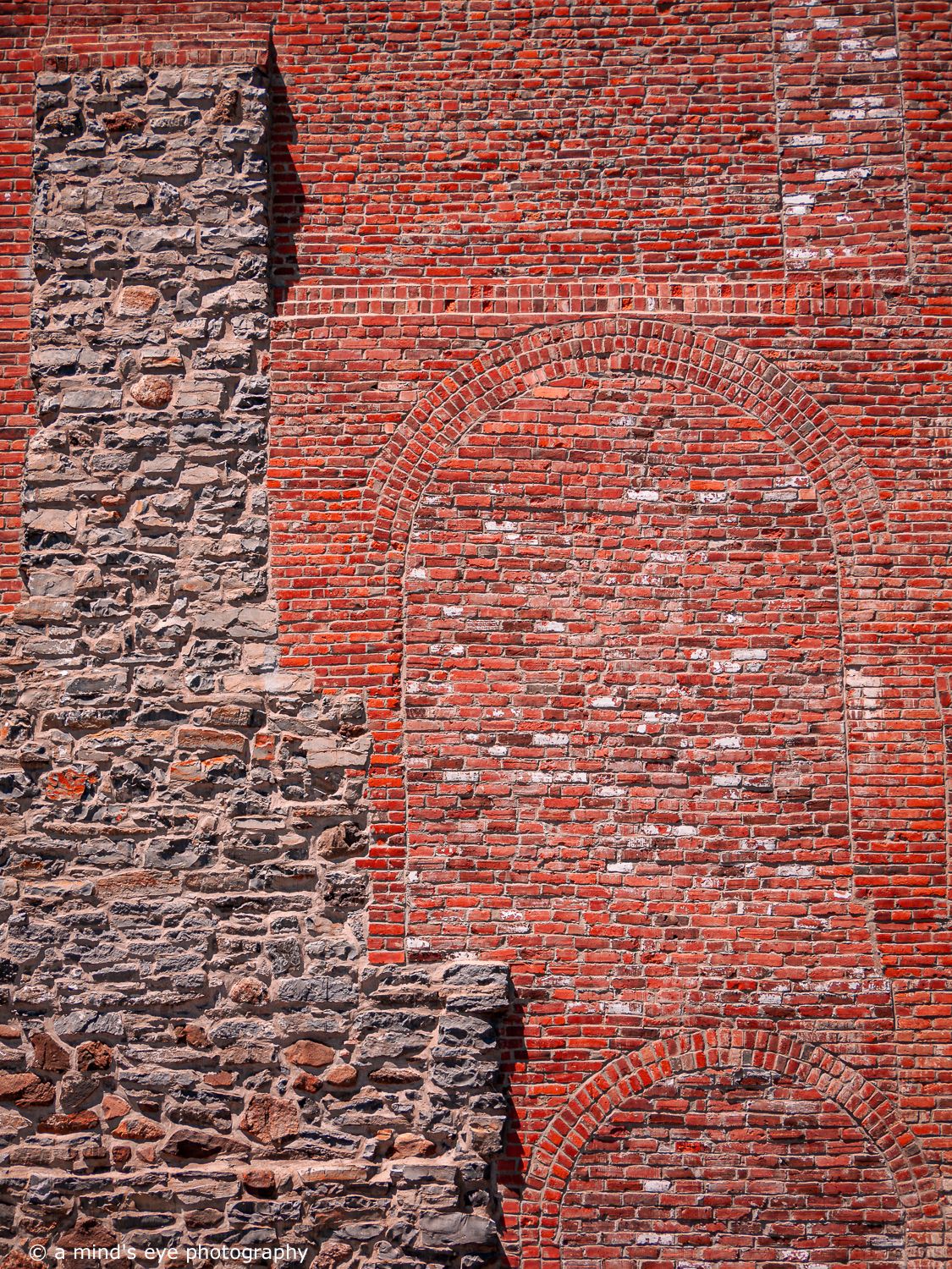 colour photo, image, architectural photo, building, graphical image, pattern, light, shadows, texture, details, abstract