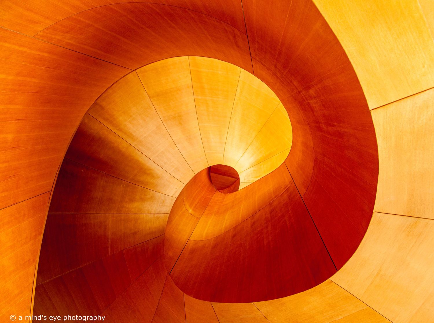 colour photography, ago, stairs, railing, wood, graphical image, indoor photography, architecture, architecture photo, abstract image