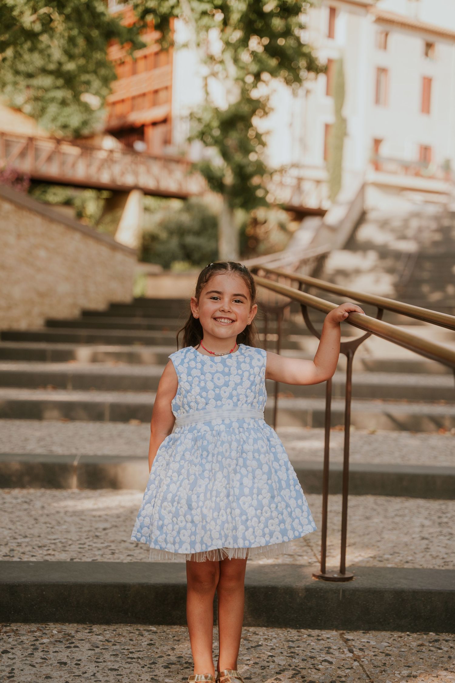 Séance photo enfant, petite fille, robe de princesse, robe de soirée, robe demoiselle d'honneur, Béziers