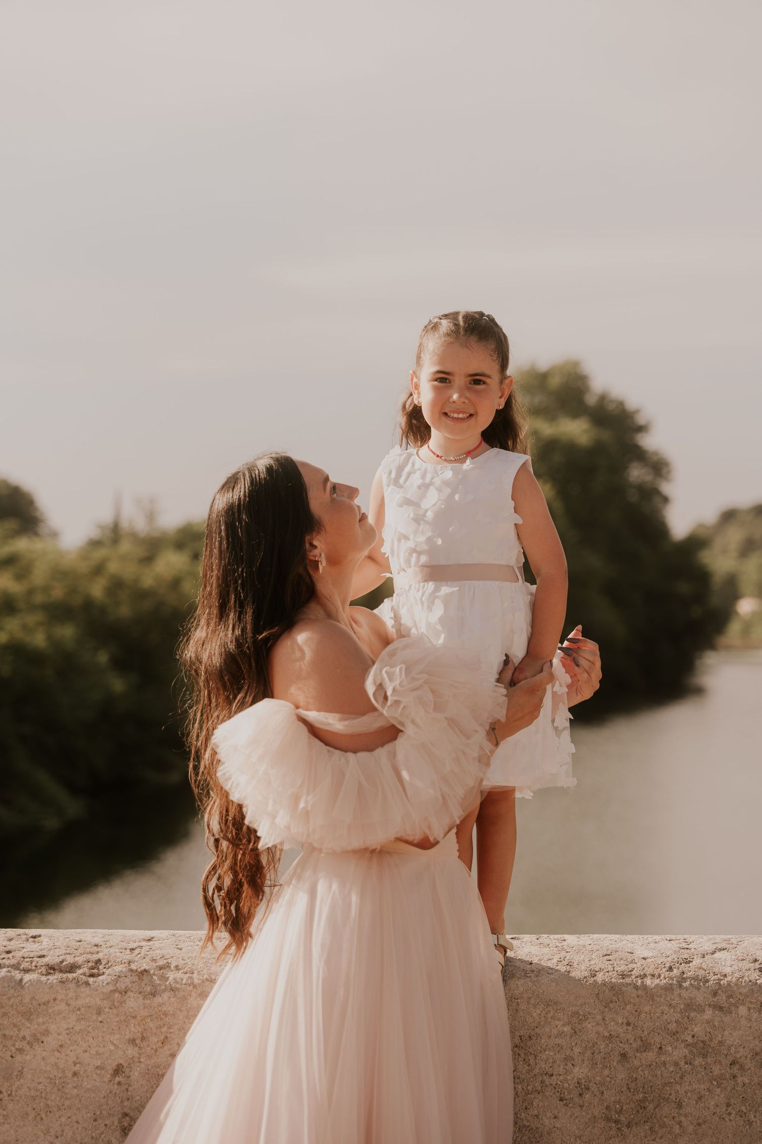 Séance famille, maman enfant, maman fille, robe de mariée, robe de soirée, robe demoiselle d'honneur
