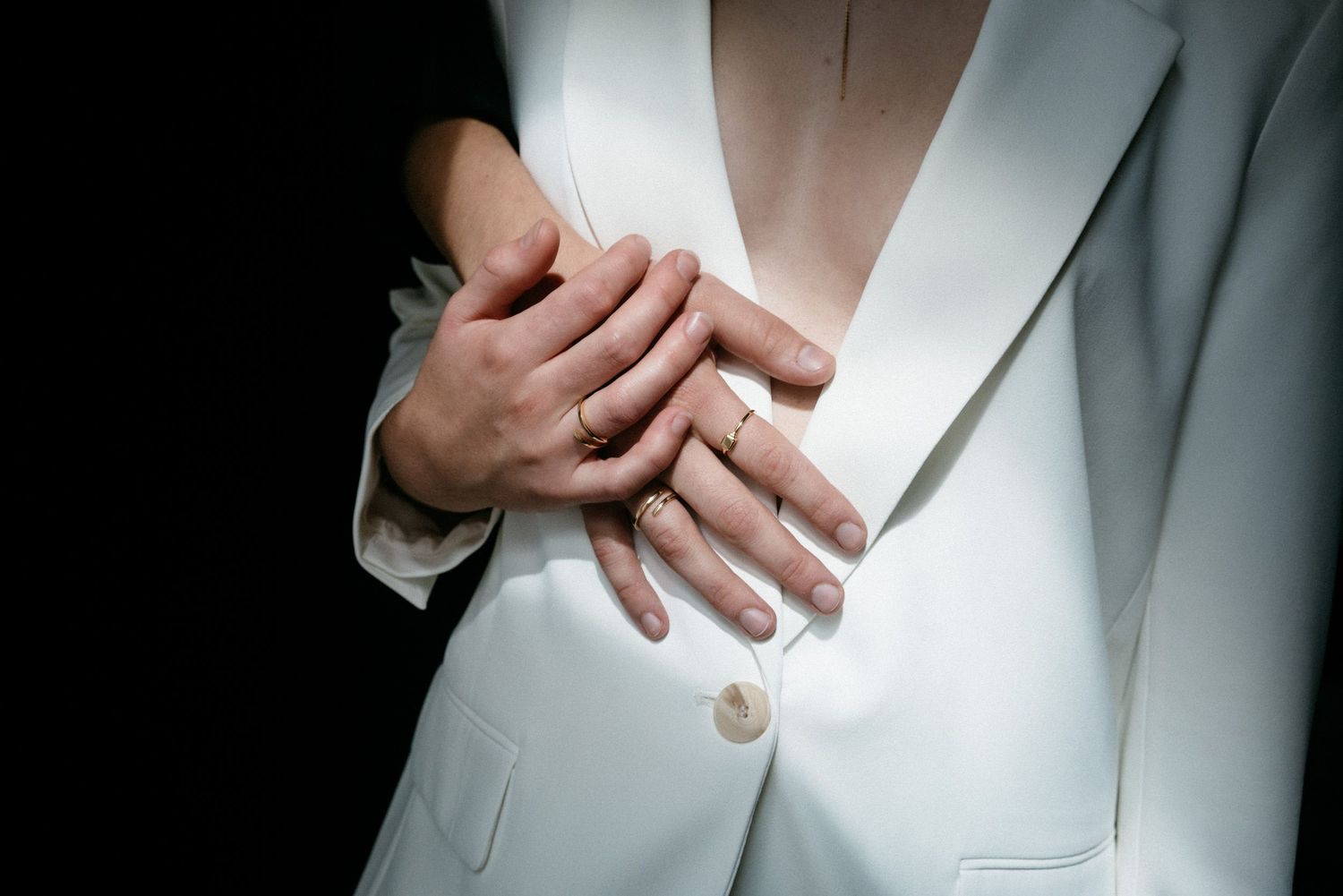 same-sex couple connecting photosession Berlin