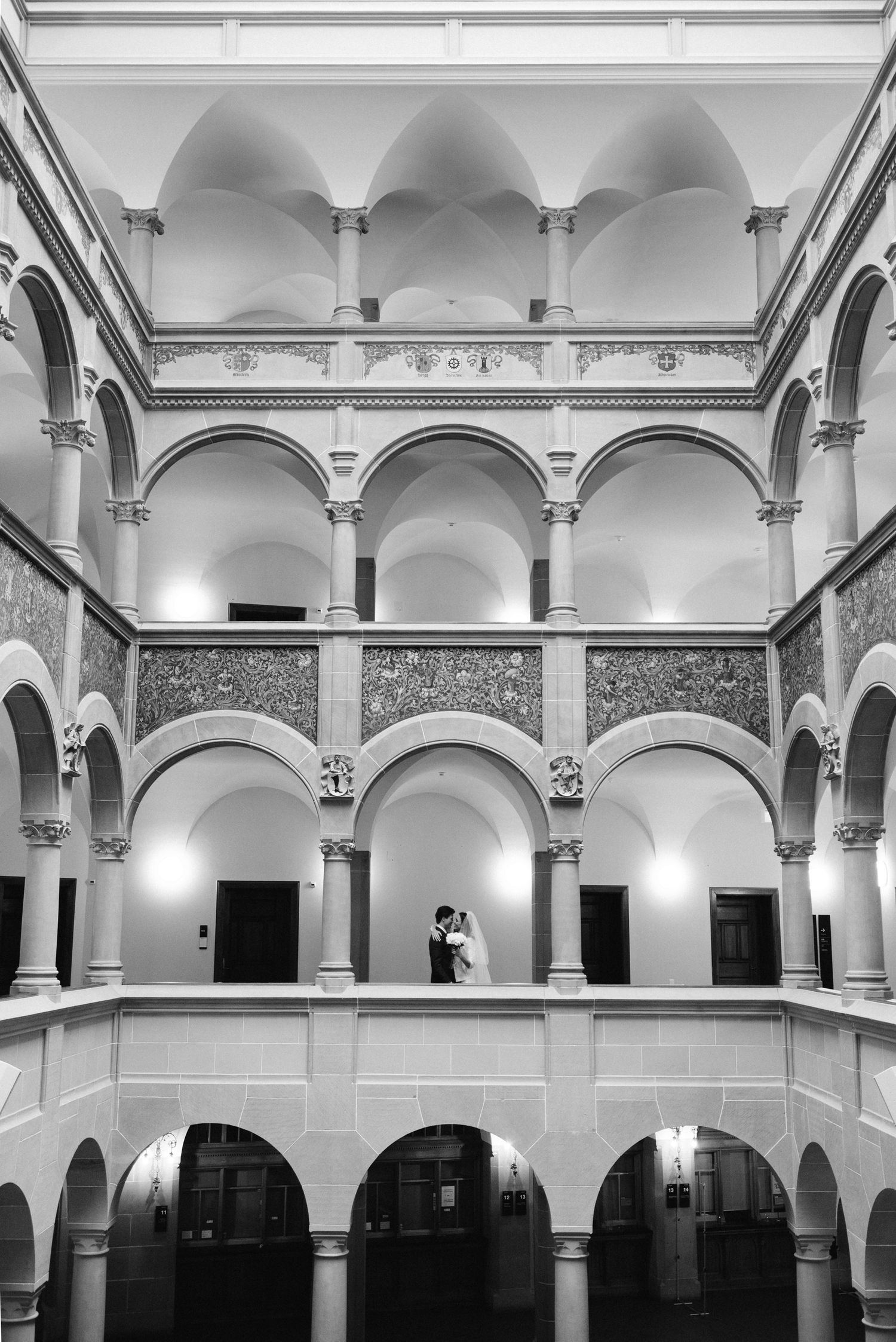 Stadthaus zurich small chic wedding couple portraits