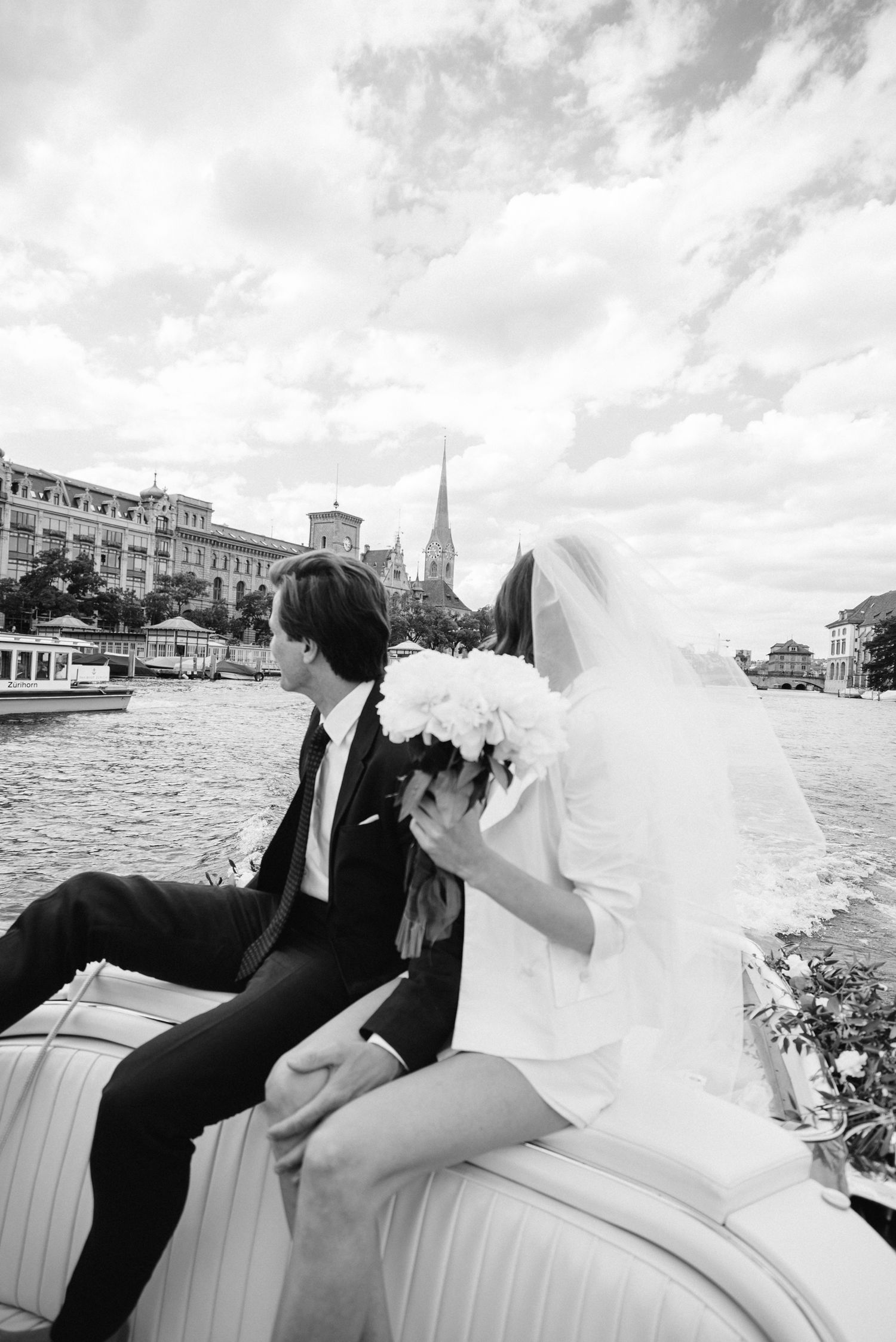 chic couple portrait small wedding lake zurich