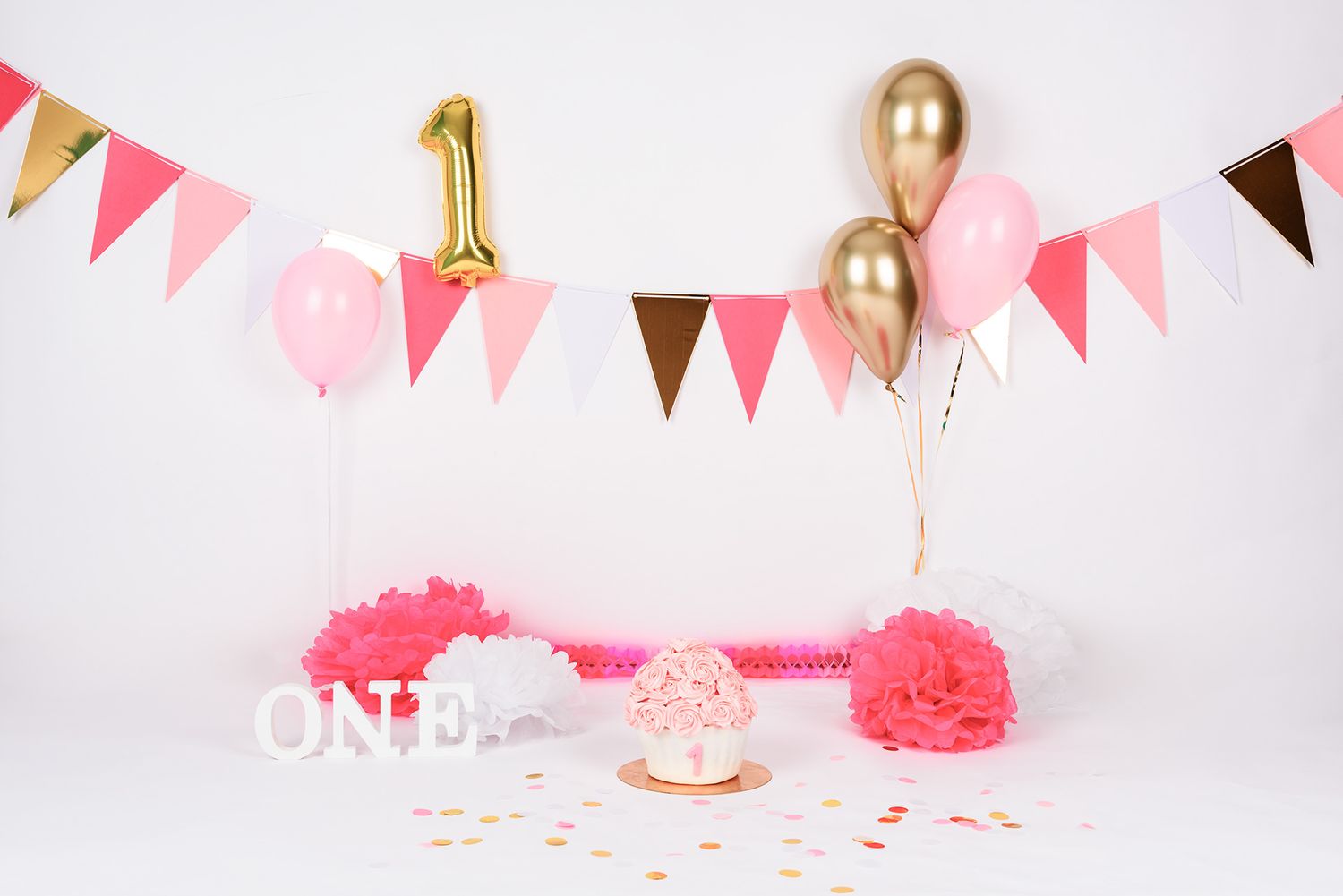 cakesmash Halle, cakesmash fotograaf Halle, cakesmash fotoshoot, paintsmash fotoshoot Halle, eerste verjaardag fotoshoot,