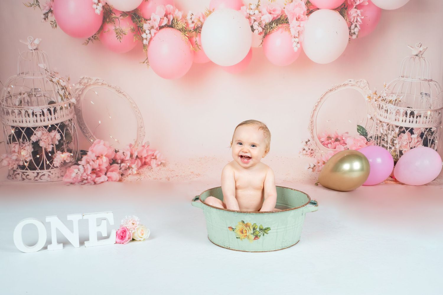 cakesmash Halle, cakesmash fotograaf Halle, cakesmash fotoshoot, paintsmash fotoshoot Halle, eerste verjaardag fotoshoot,