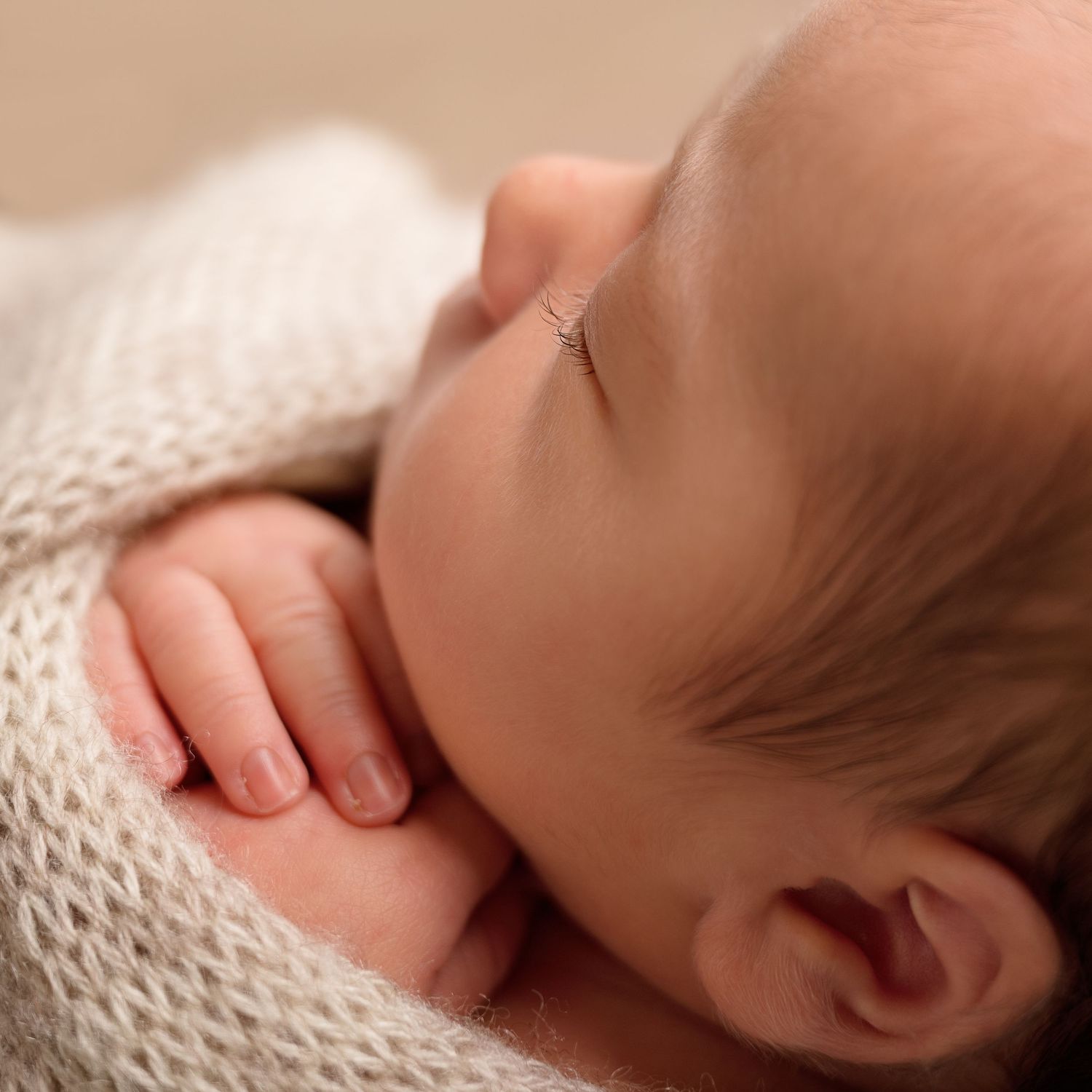Newborn fotograaf Halle, babyfotografie Halle, newborn fotoshoot, babyshoot Halle, professionele newbornfotograaf, newbornfotoshoot aan huis