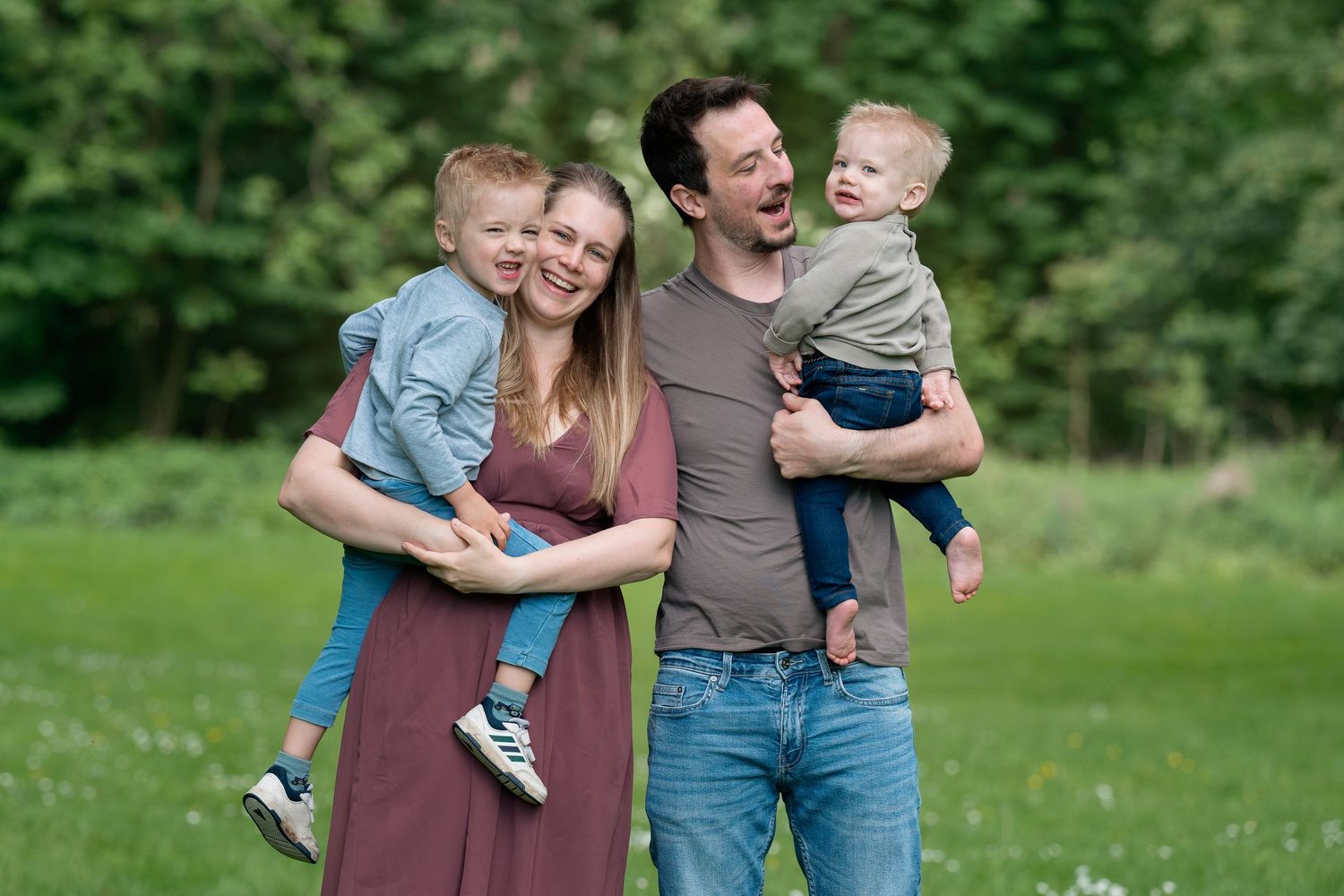 Familie, kinderen, portret, fotoshoot op locatie, fotograaf Halle;