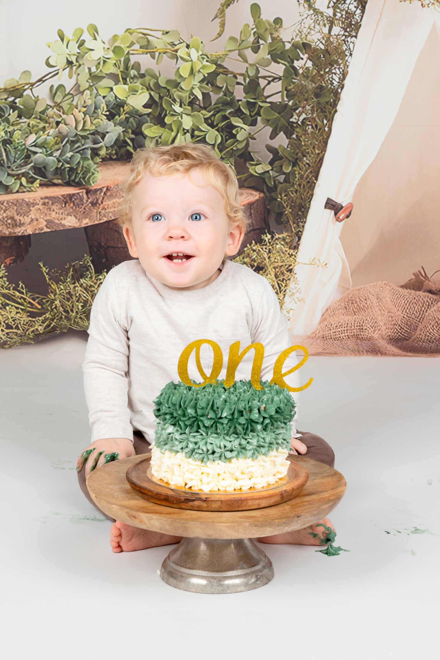 cakesmash Halle, cakesmash fotograaf Halle, cakesmash fotoshoot, paintsmash fotoshoot Halle, eerste verjaardag fotoshoot,