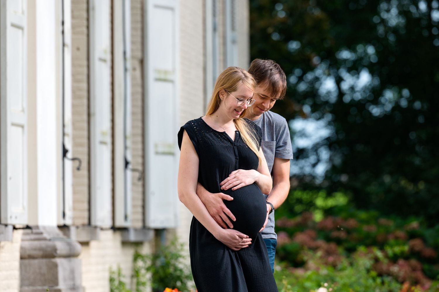 zwangerschapsfotografie Halle, zwangerschapsfotograaf Halle, zwangerschapsshoot, zwangerschapsfoto’s, bellyshoot, shoot op locatie.