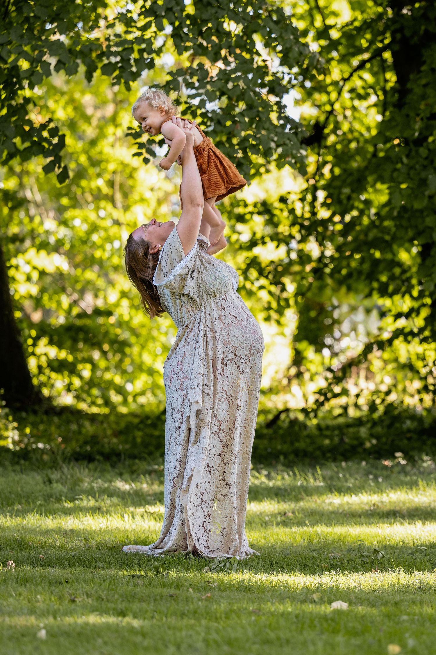 zwangerschapsfotografie Halle, zwangerschapsfotograaf Halle, zwangerschapsshoot, zwangerschapsfoto’s, bellyshoot, shoot op locatie.